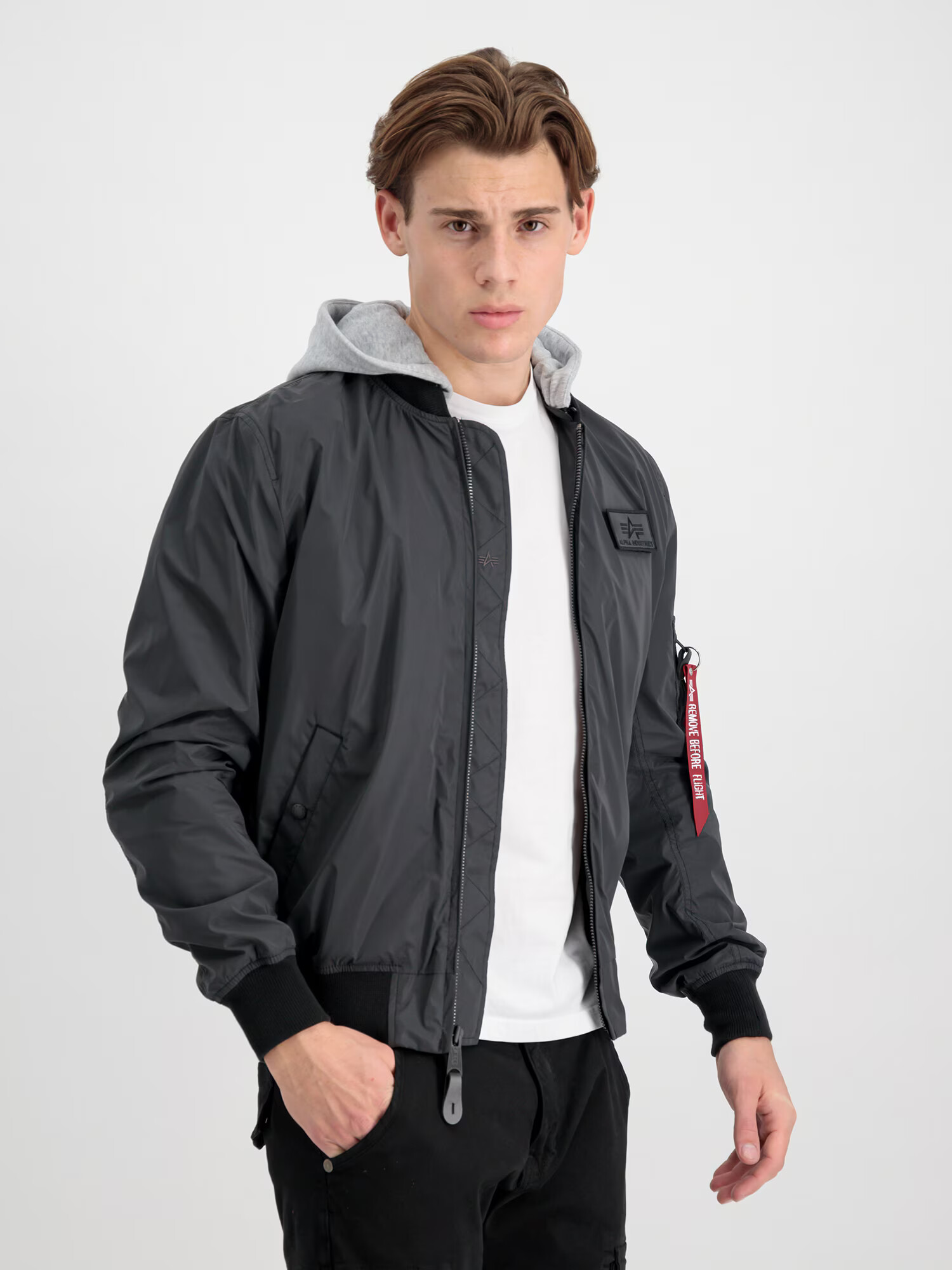 ALPHA INDUSTRIES Prehodna jakna svetlo siva / krvavo rdeča / črna - Pepit.si