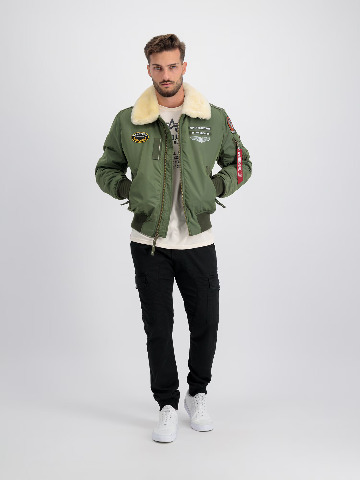 ALPHA INDUSTRIES Zimska jakna 'Injector III Air Force' kaki / mešane barve - Pepit.si