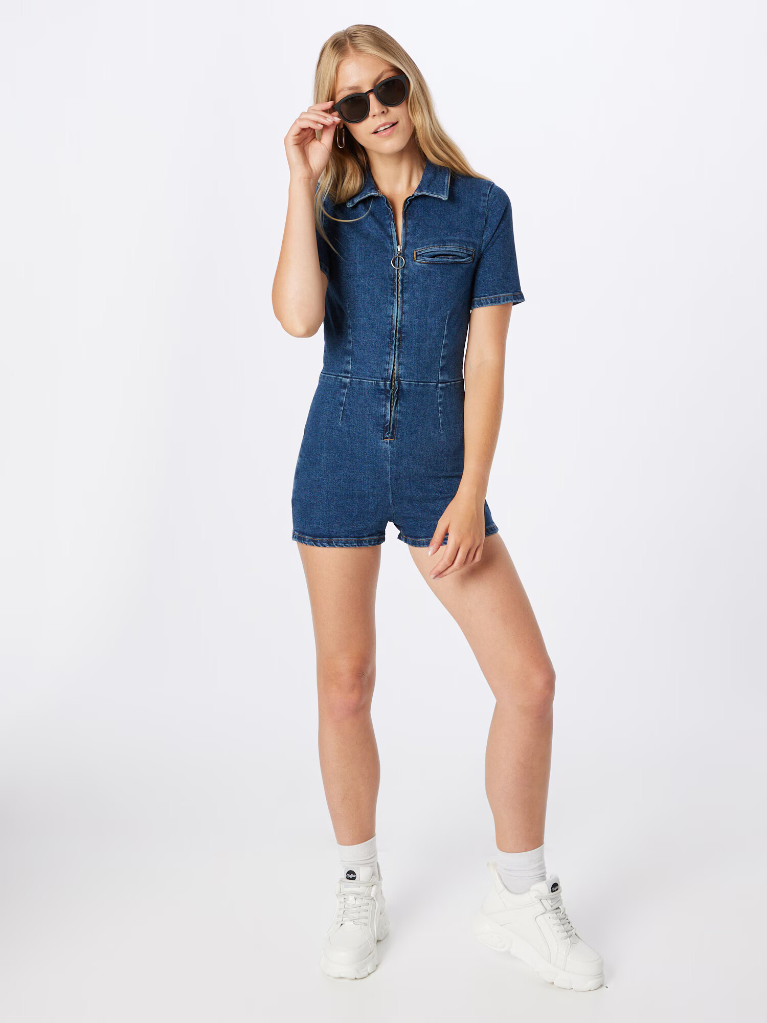 BDG Urban Outfitters Kombinezon 'SUNNY' moder denim - Pepit.si