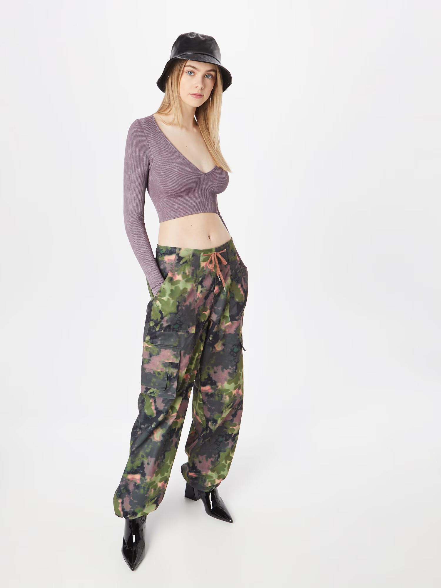 BDG Urban Outfitters Majica 'JOSIE' lila - Pepit.si