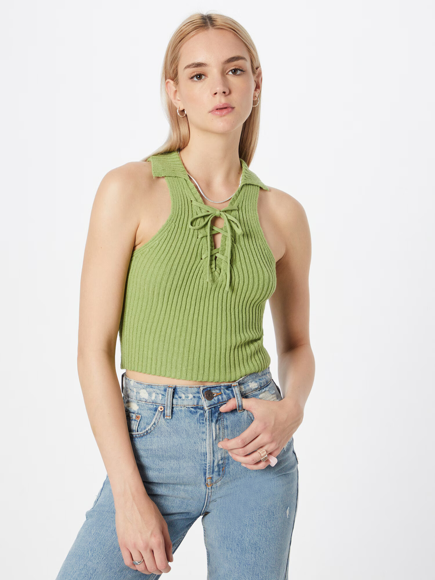 BDG Urban Outfitters Top z naramnicami zelena - Pepit.si