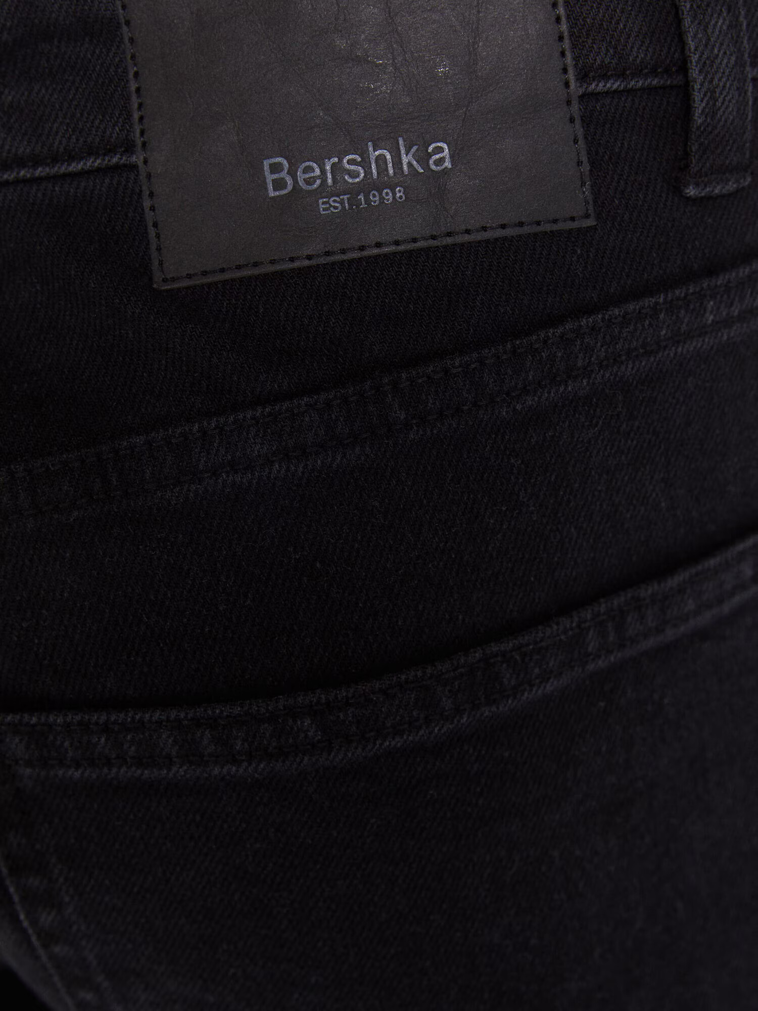 Bershka Kavbojke črn denim - Pepit.si