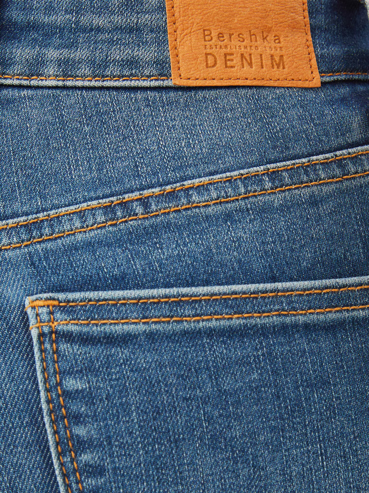 Bershka Kavbojke moder denim - Pepit.si