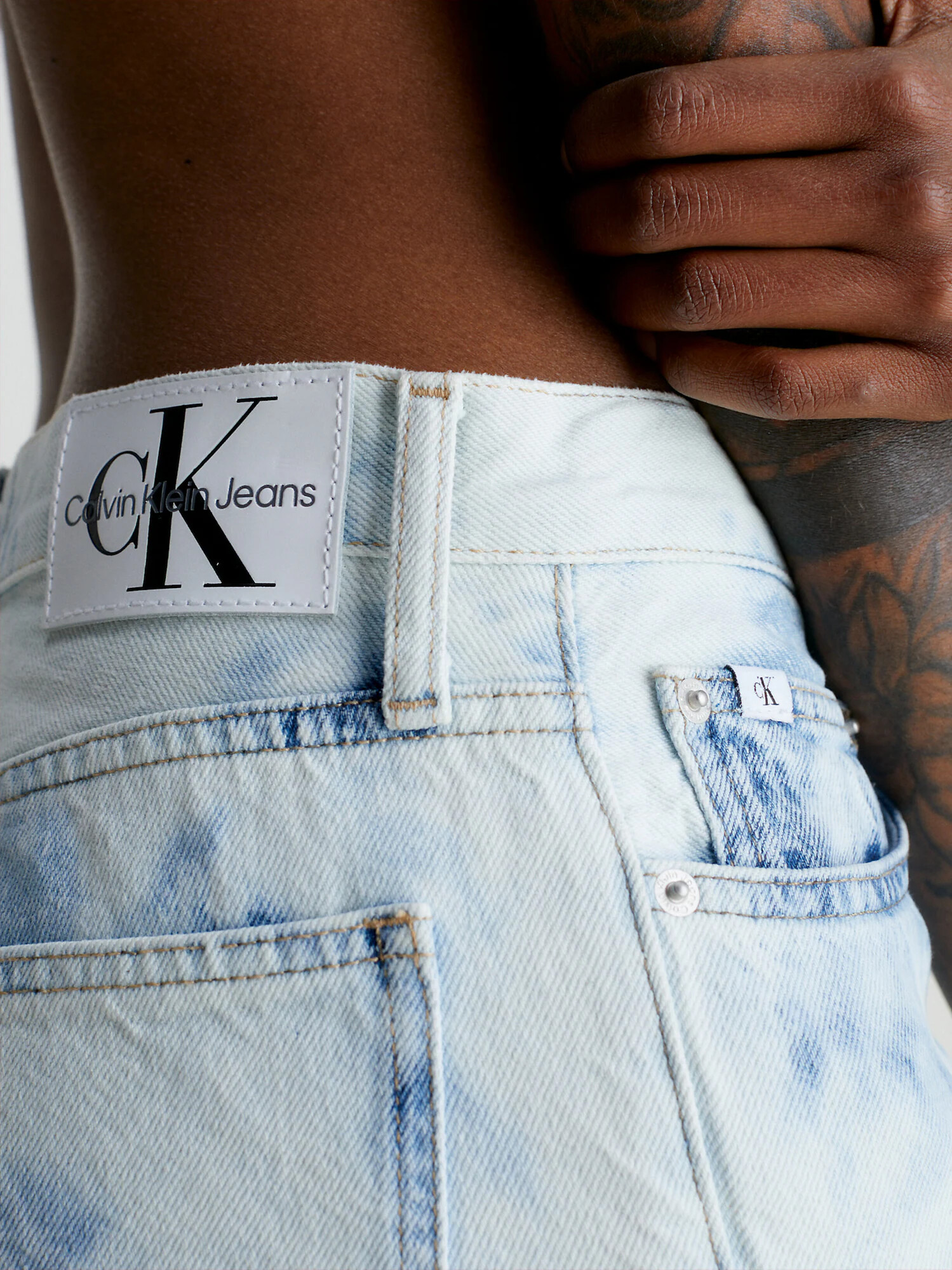 Calvin Klein Jeans Kavbojke svetlo modra / temno modra / bela - Pepit.si