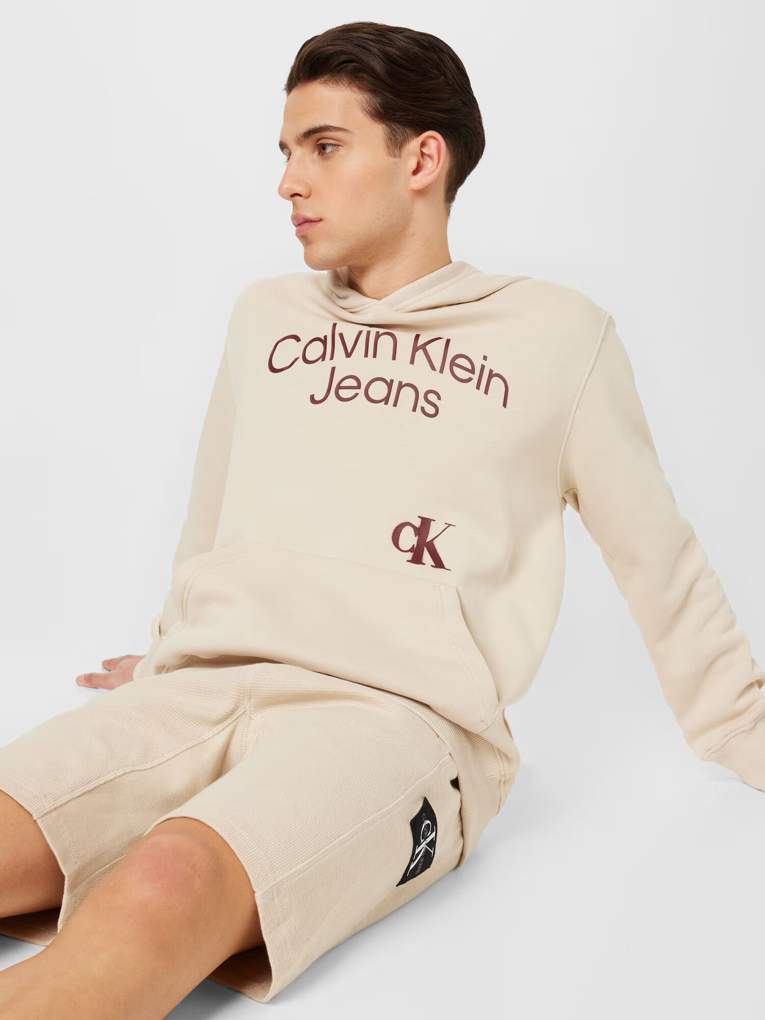 Calvin Klein Jeans Majica bež / vinsko rdeča - Pepit.si