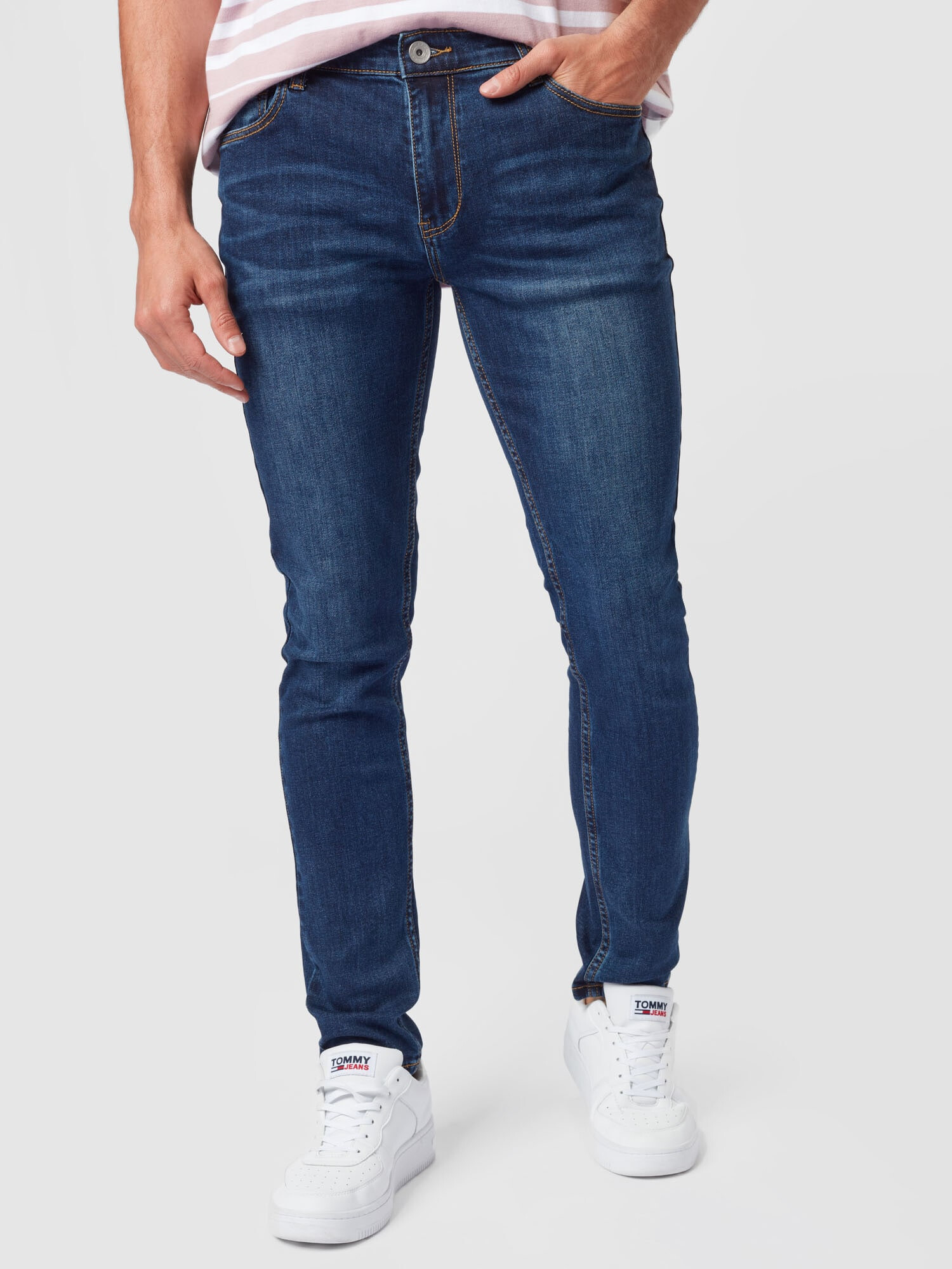 FARAH Kavbojke 'Drake' moder denim - Pepit.si