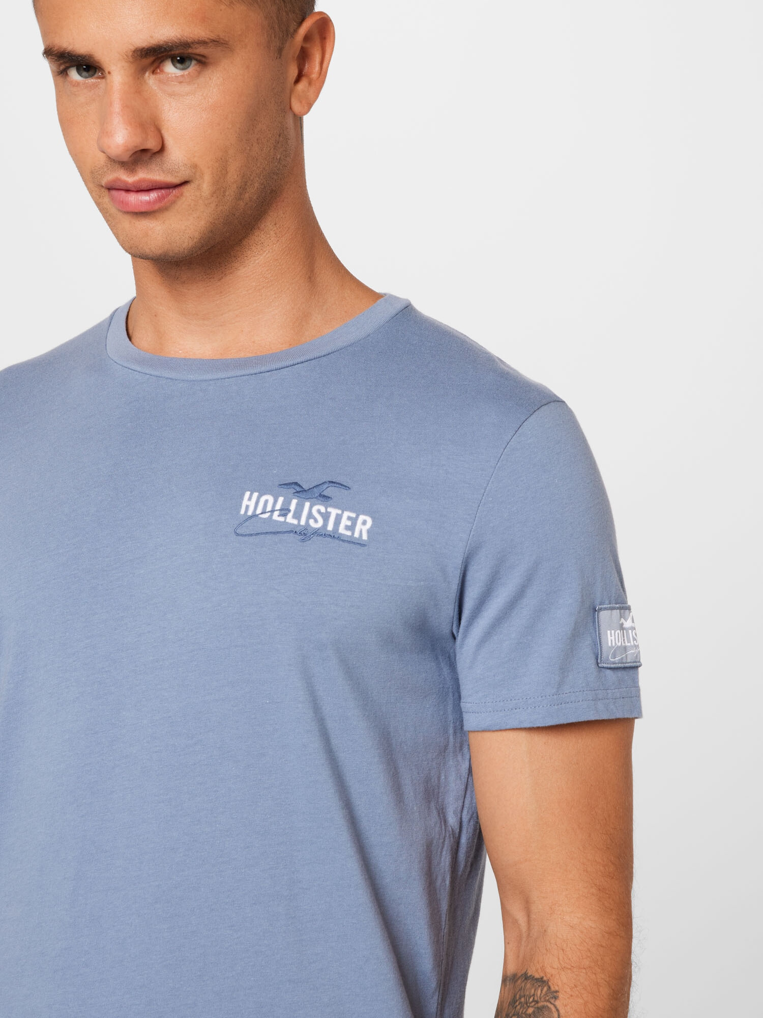 HOLLISTER Majica modra / bela - Pepit.si