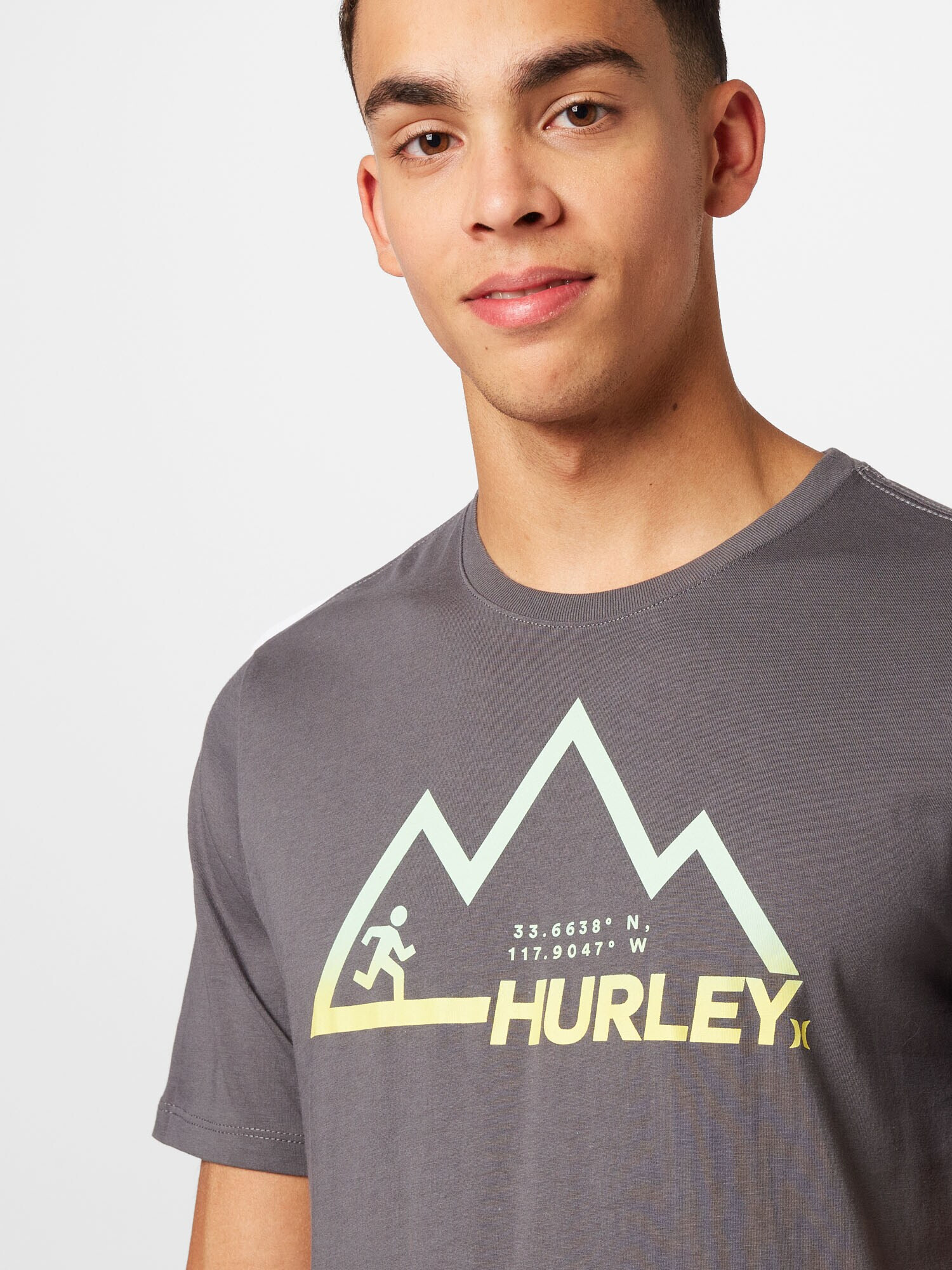 Hurley Funkcionalna majica 'EXPLORE MOUNTAIN' temno siva / meta / trst - Pepit.si