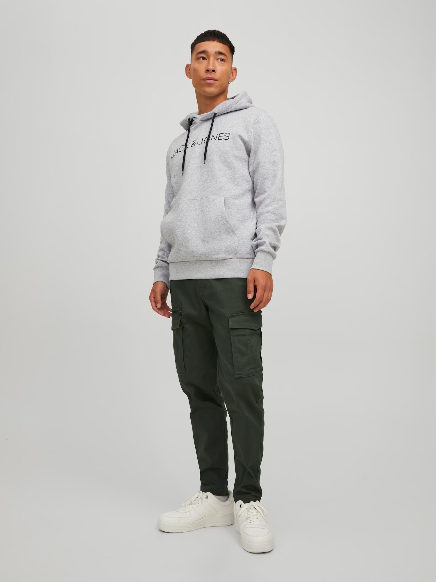 JACK & JONES Majica 'Hugo' svetlo siva / črna - Pepit.si