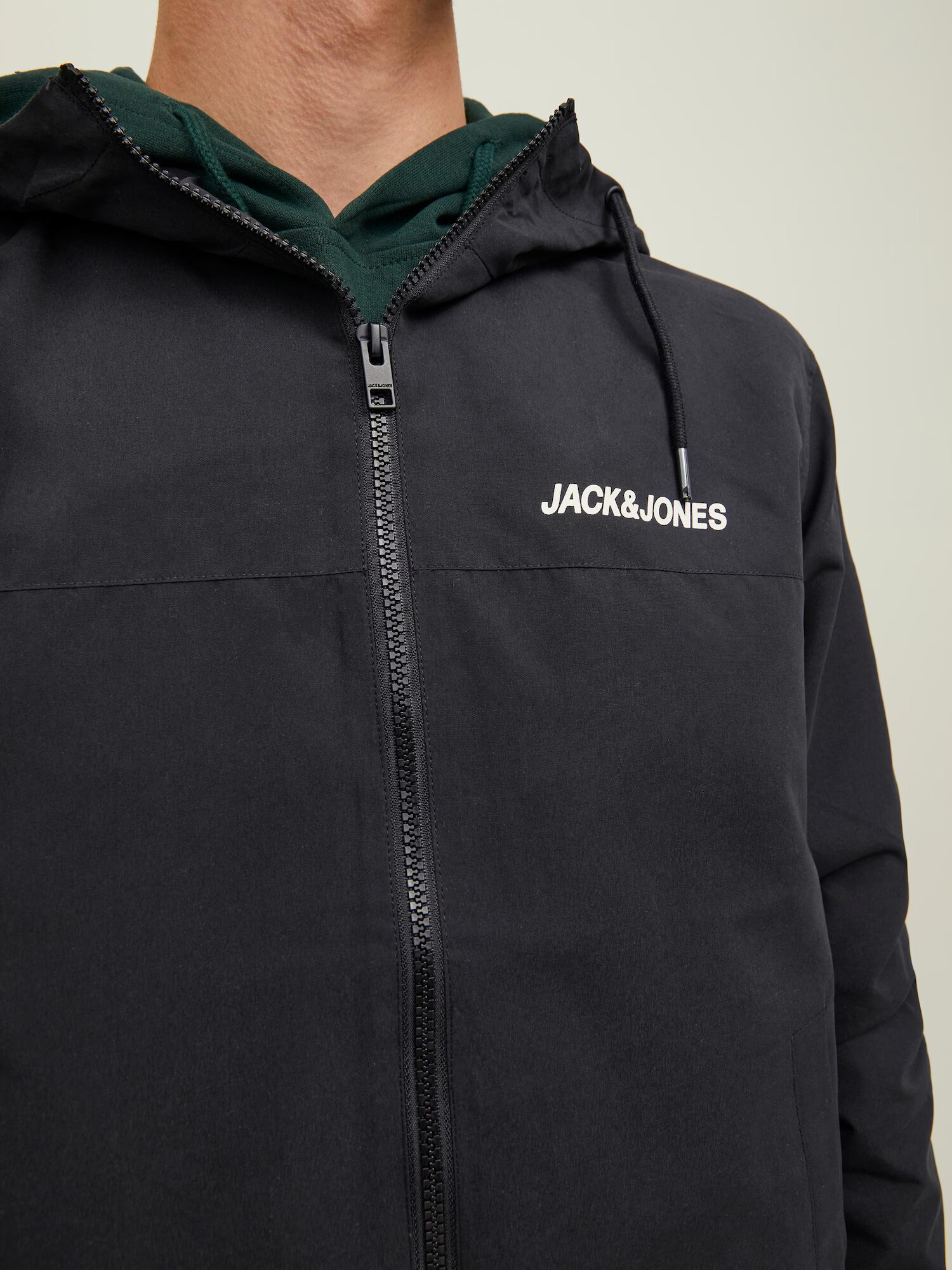 JACK & JONES Prehodna jakna 'Rush' črna / bela - Pepit.si