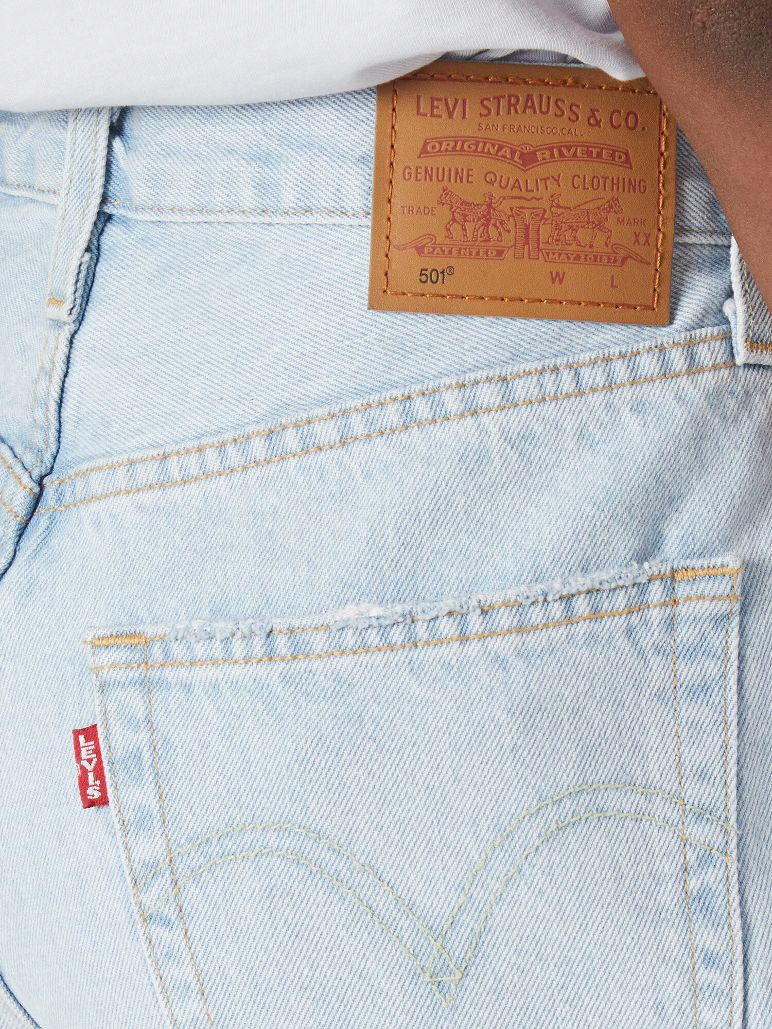 LEVI'S Kavbojke '501®90S SHORT LIGHT INDIGO - WORN IN' svetlo modra - Pepit.si