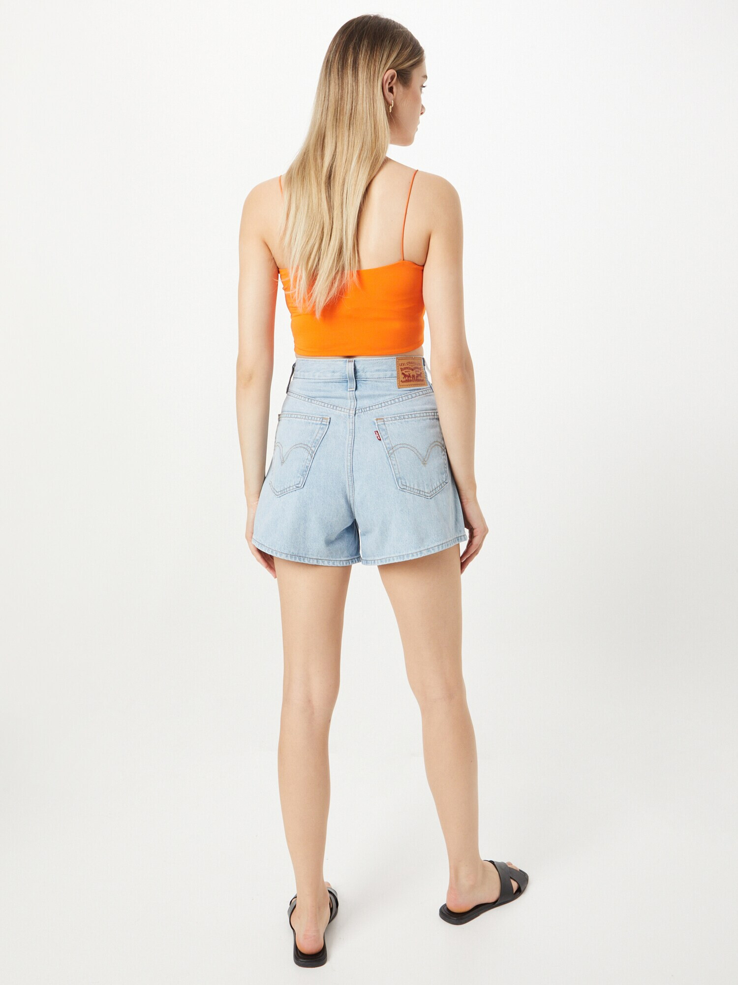 LEVI'S Kavbojke 'HIGH WAISTED MOM SHORT MED INDIGO - WORN IN' moder denim - Pepit.si