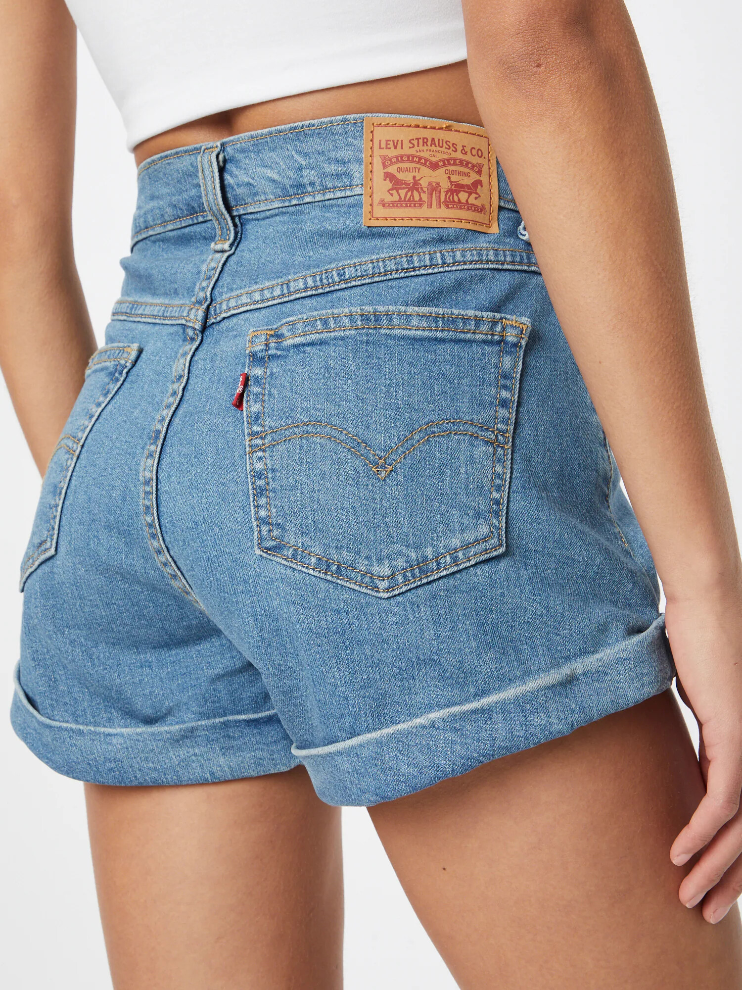 LEVI'S Kavbojke 'MOM A LINE SHORT 2' moder denim - Pepit.si