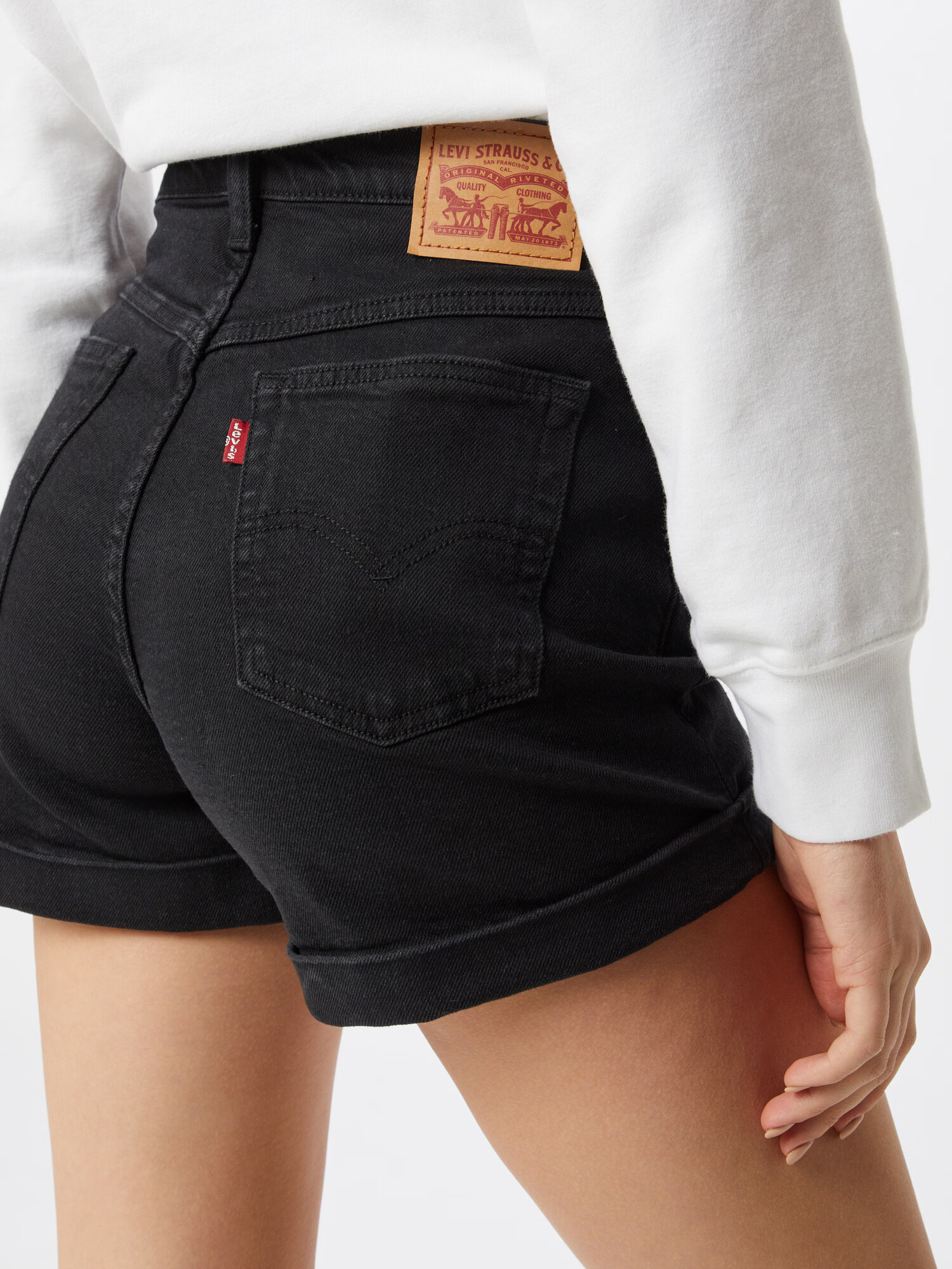 LEVI'S Kavbojke 'MOM A LINE SHORT 2' črn denim - Pepit.si