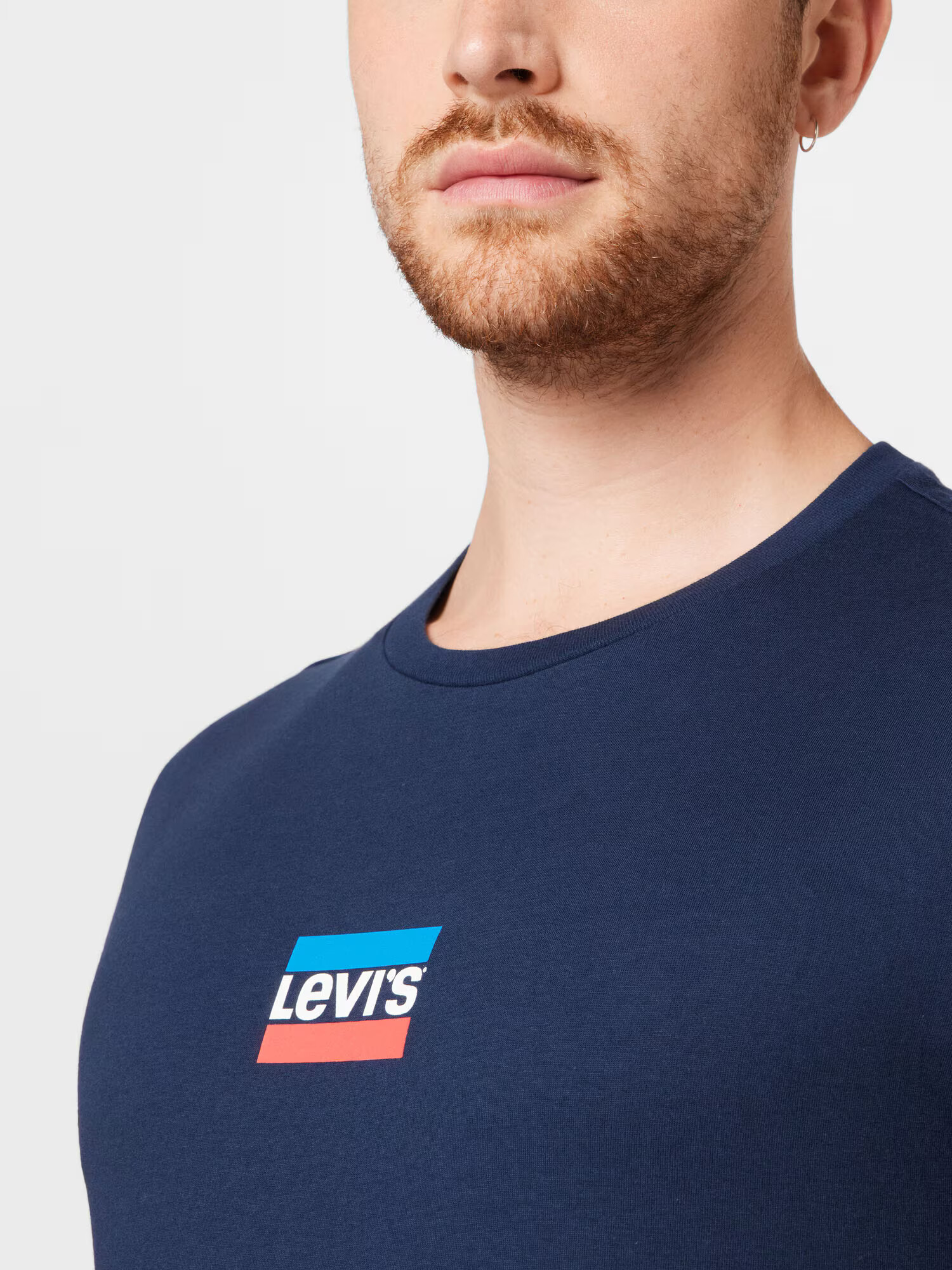 LEVI'S Majica 'GRAPHIC CREWNECK TEE MULTI-COLOR' marine / nebeško modra / grenada / bela - Pepit.si