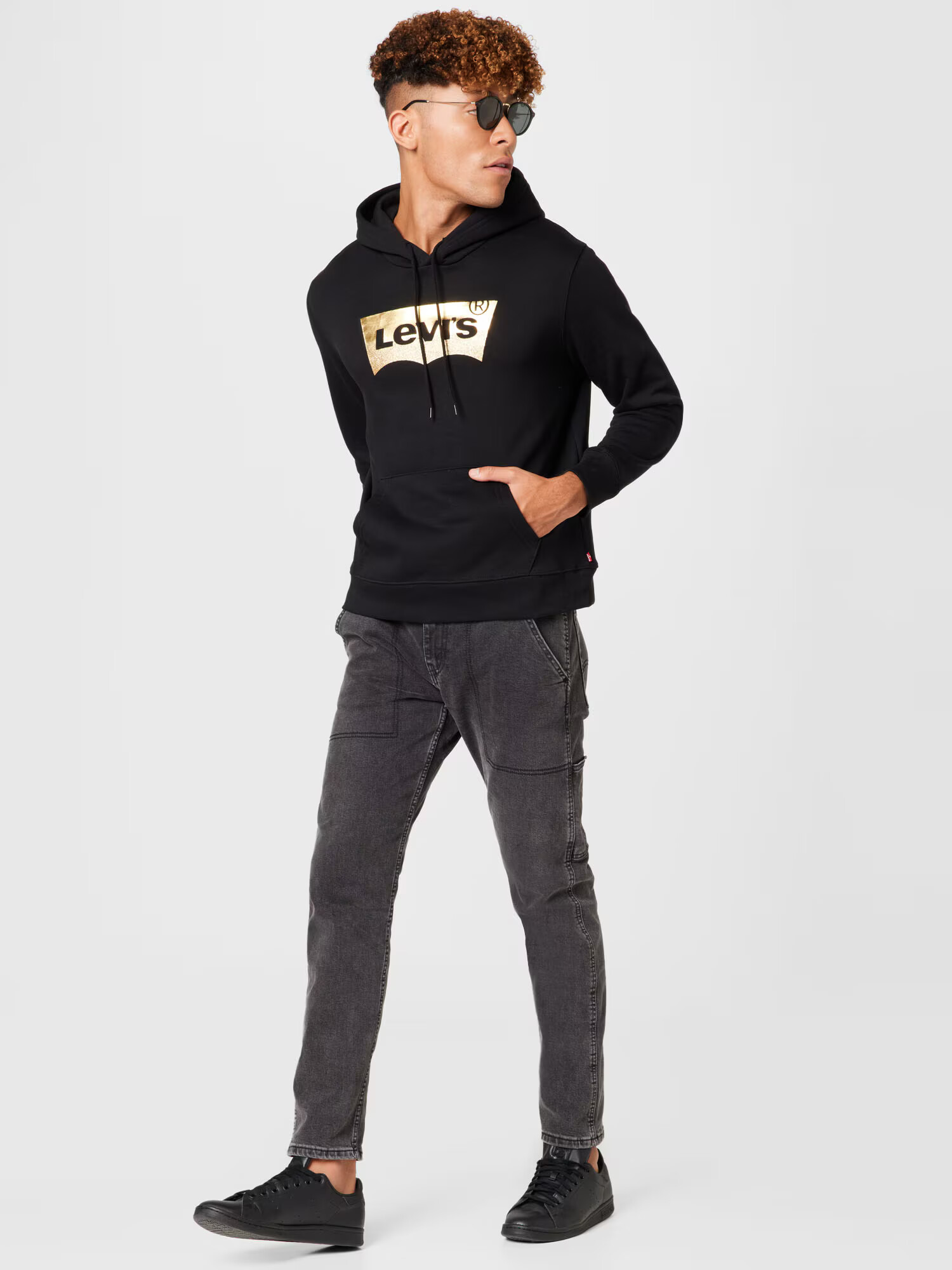 LEVI'S Majica 'LSE_T3 GRAPHIC HOODIE BLACKS' zlata / črna - Pepit.si