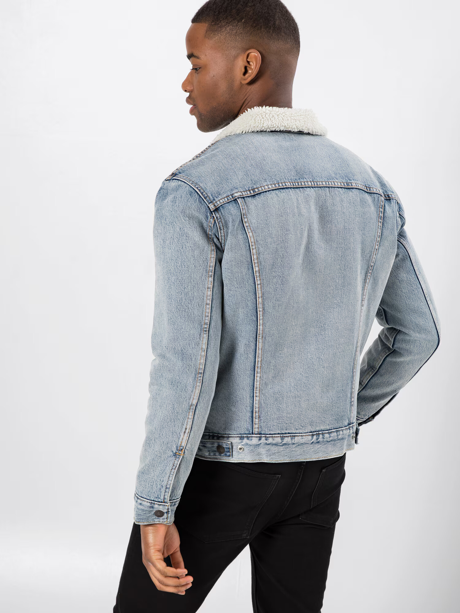 LEVI'S Prehodna jakna 'TYPE 3 SHERPA TRUCKER MED INDIGO - WORN IN' moder denim - Pepit.si