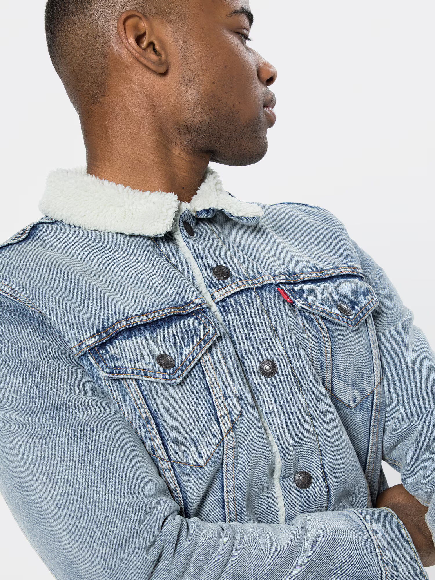 LEVI'S Prehodna jakna 'TYPE 3 SHERPA TRUCKER MED INDIGO - WORN IN' moder denim - Pepit.si