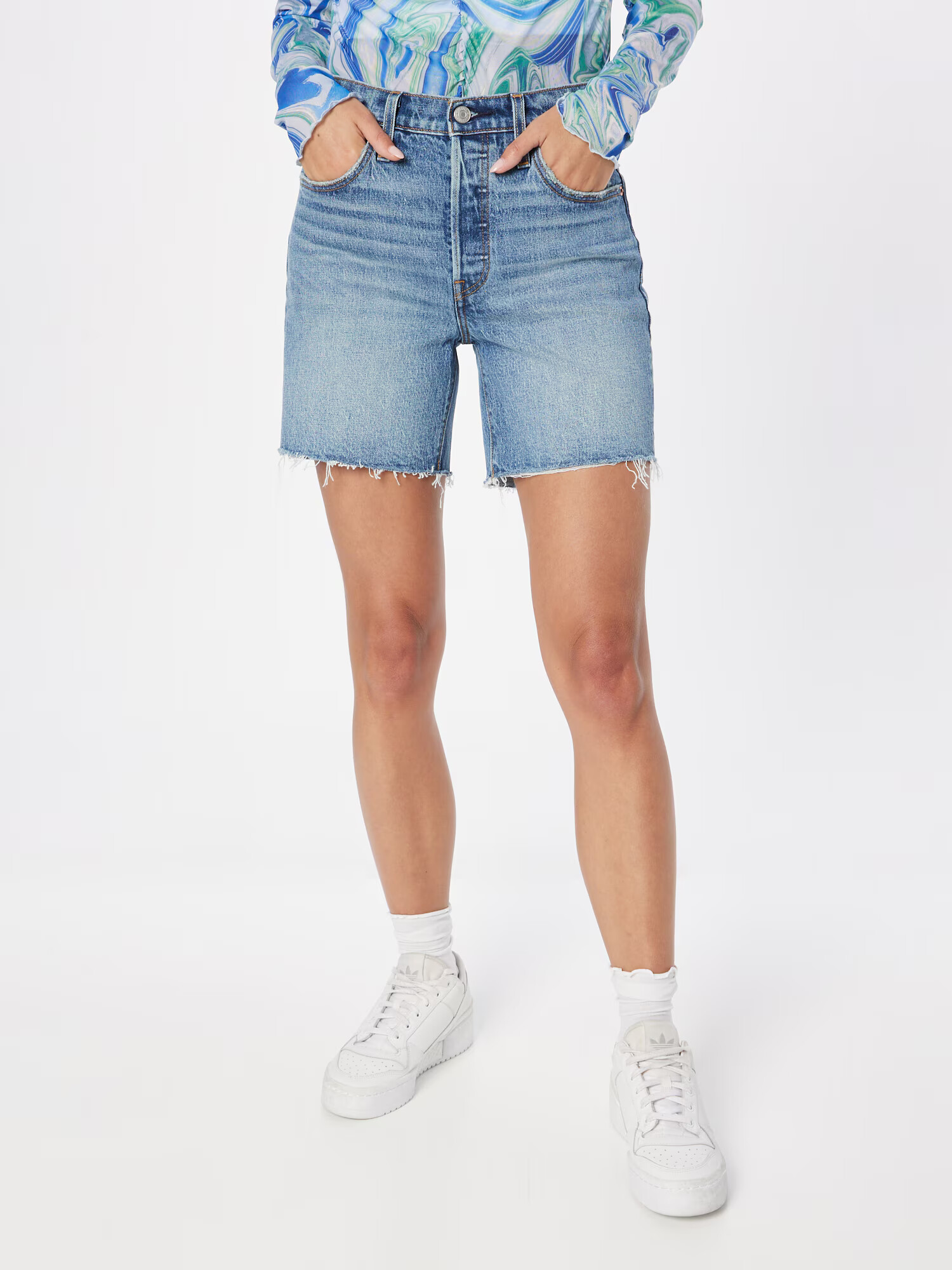 LEVI'S Kavbojke '501® MID THIGH SHORT MED INDIGO - WORN I' moder denim - Pepit.si