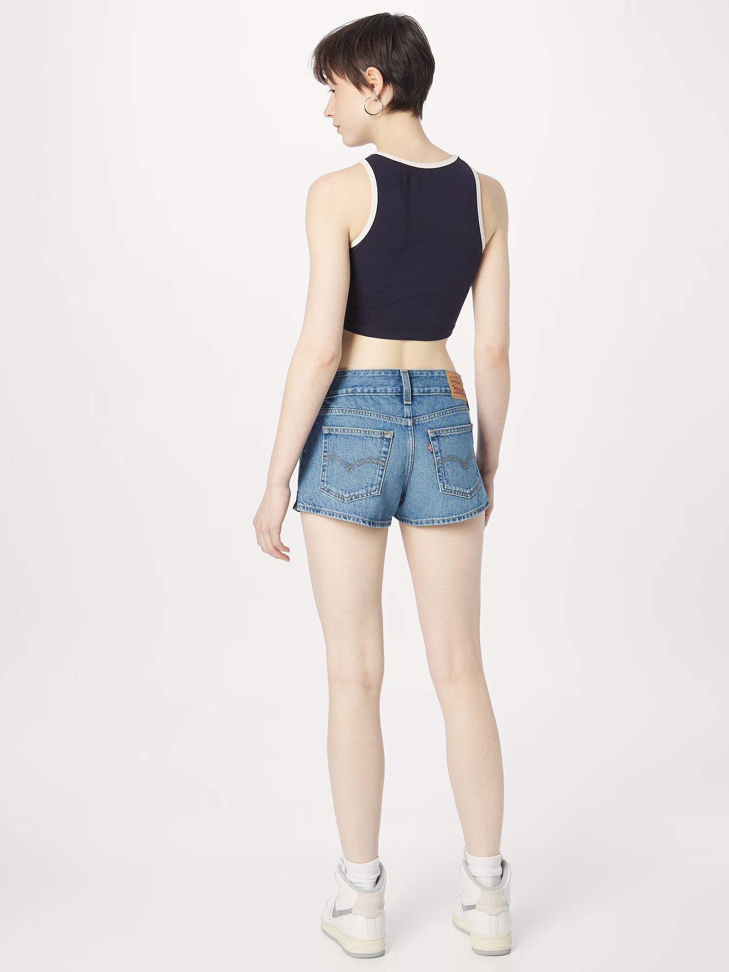 LEVI'S Kavbojke 'SUPERLOW SHORT BLACKS' moder denim - Pepit.si