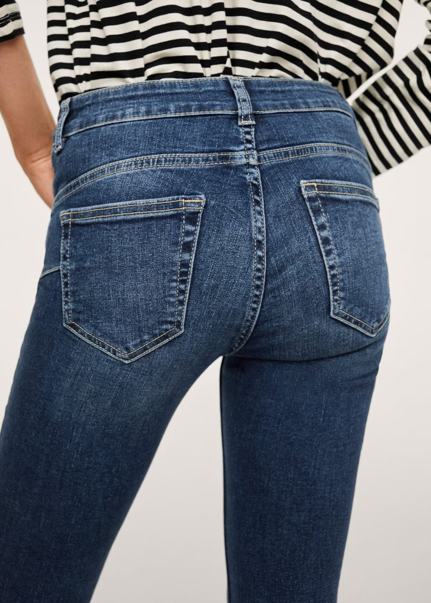 MANGO Kavbojke 'Pushup' moder denim - Pepit.si