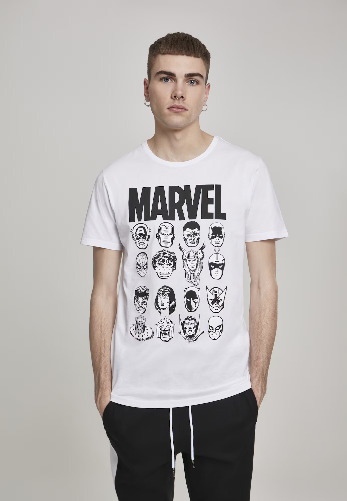 Mister Tee Majica 'Marvel Crew Tee' črna / bela - Pepit.si