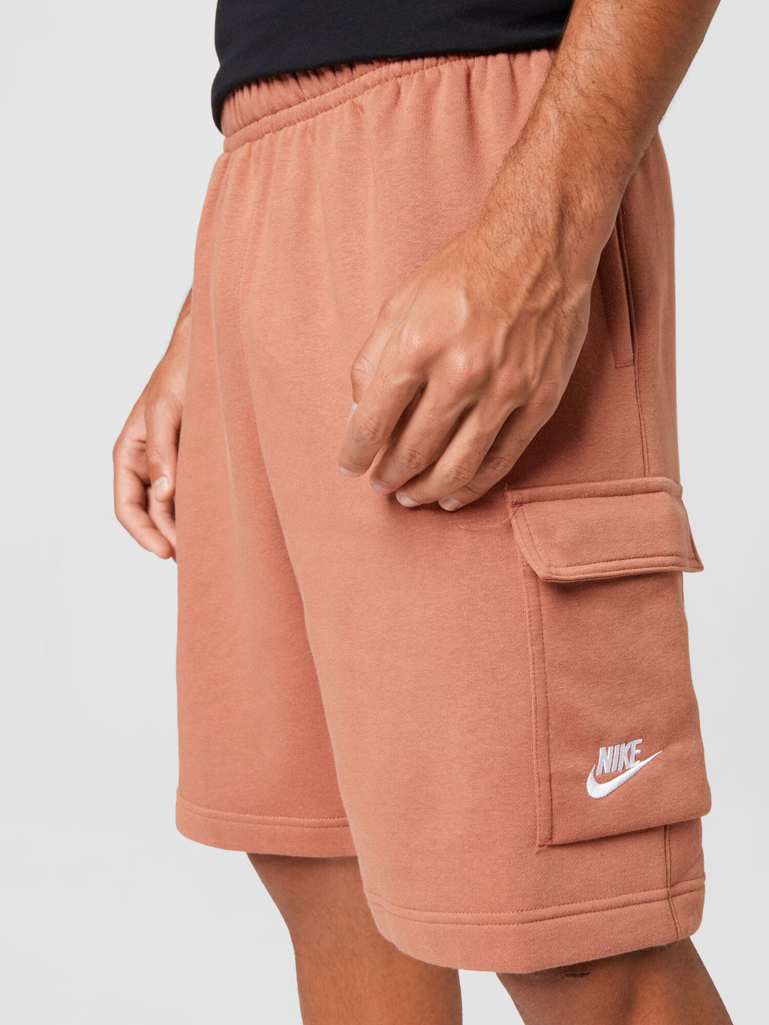 Nike Sportswear Kargo hlače 'Club' rjasto rjava / bela - Pepit.si