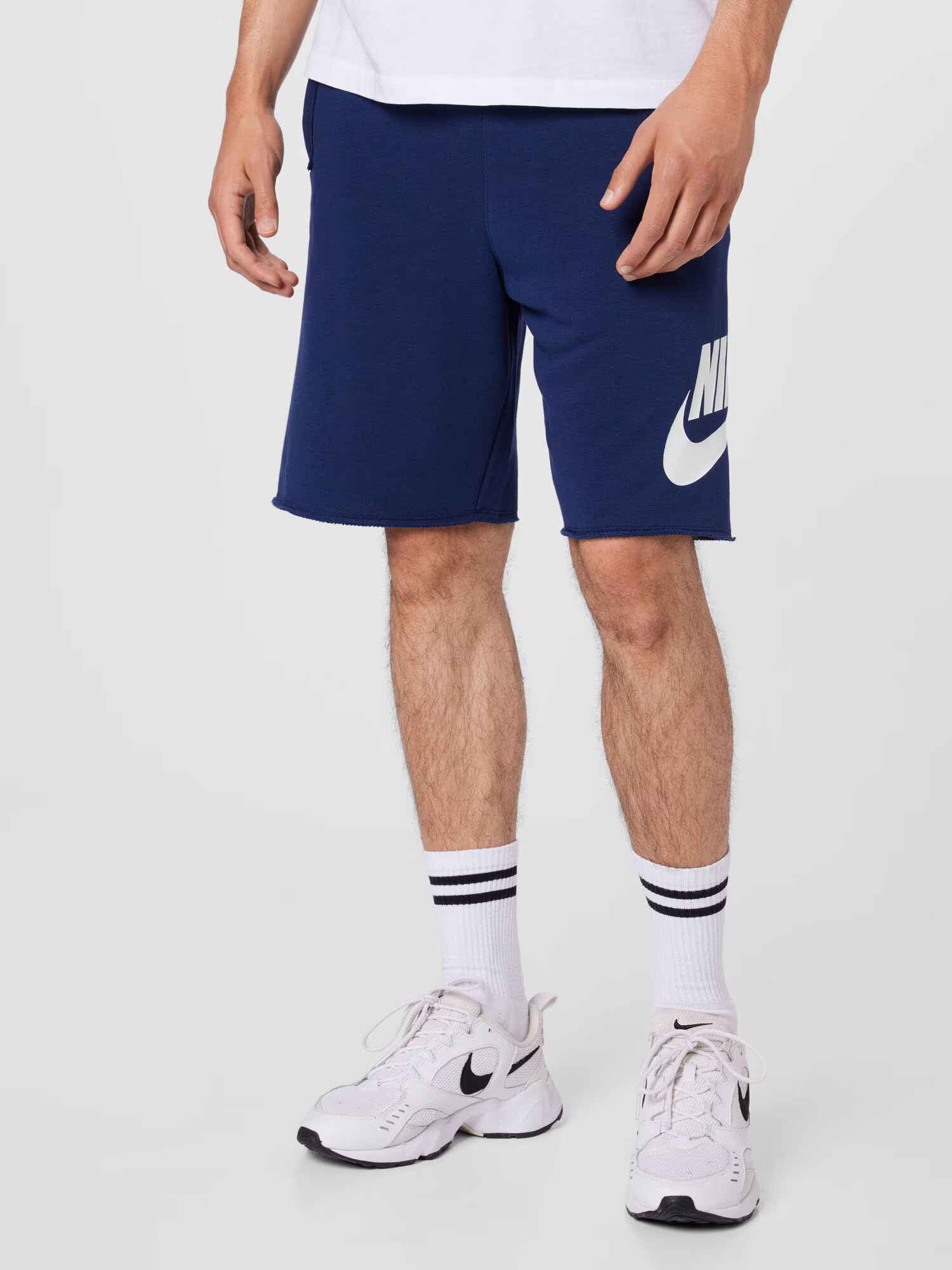 Nike Sportswear Hlače mornarska / bela - Pepit.si