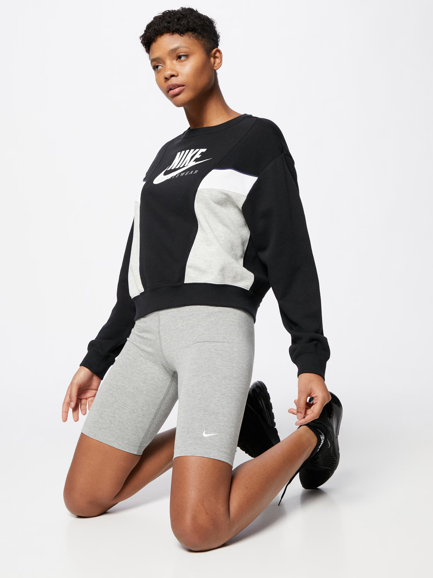 Nike Sportswear Pajkice pegasto siva / bela - Pepit.si