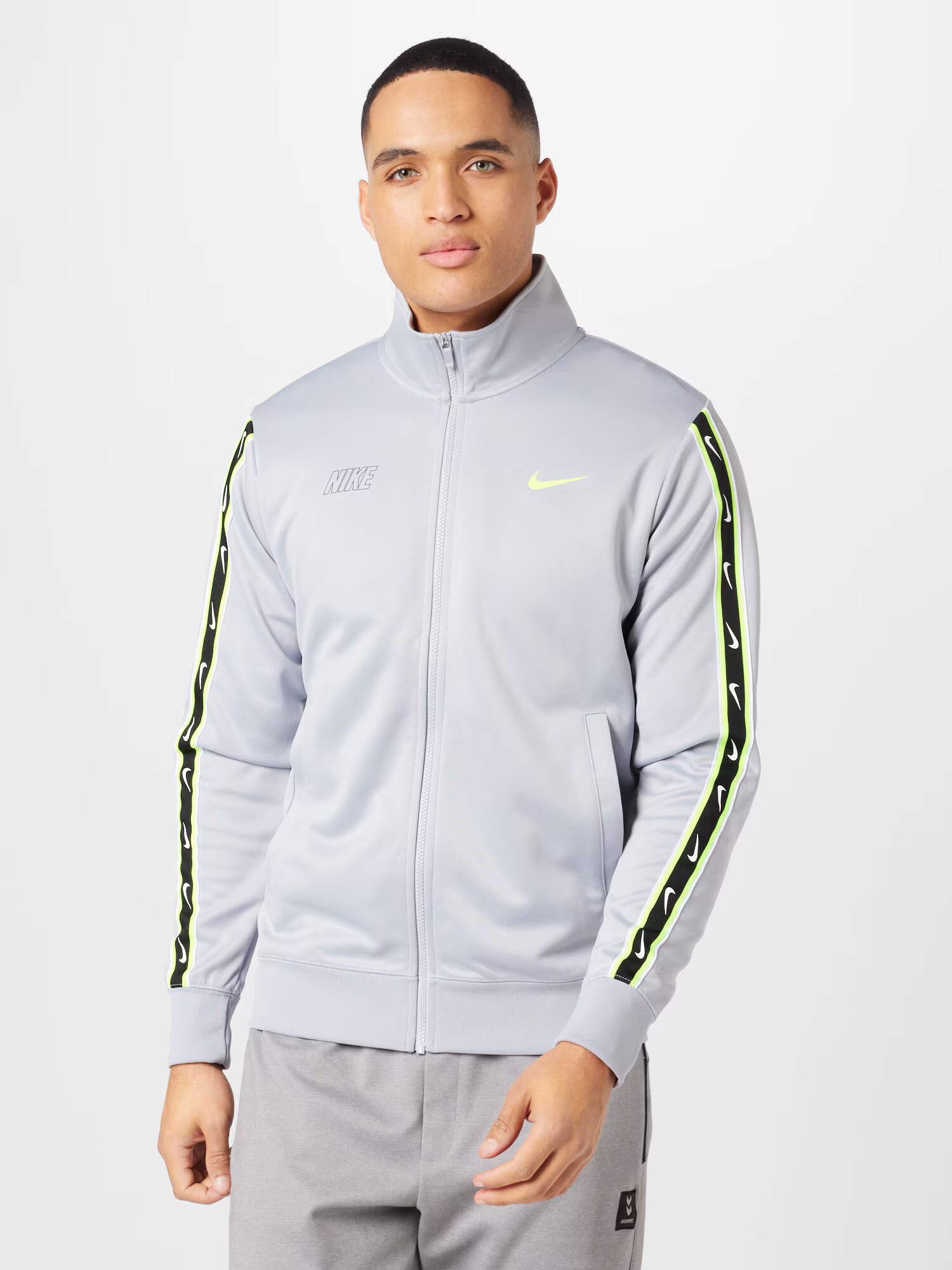 Nike Sportswear Jopa na zadrgo svetlo siva / svetlo zelena / črna - Pepit.si