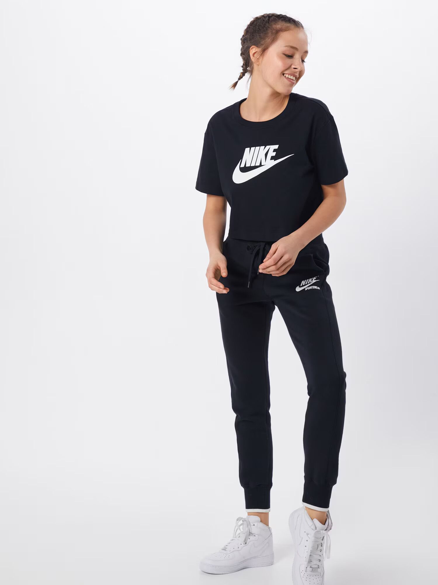 Nike Sportswear Majica črna / bela - Pepit.si