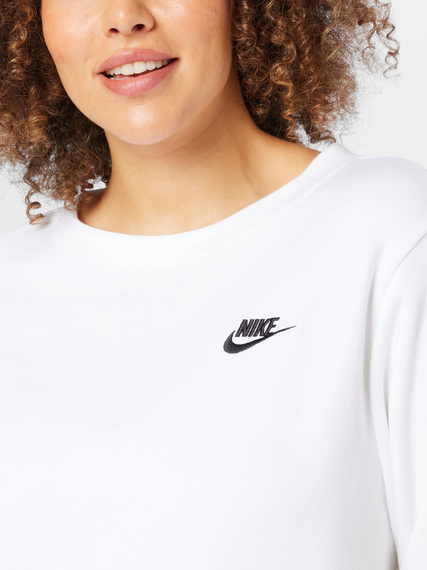 Nike Sportswear Majica črna / bela - Pepit.si