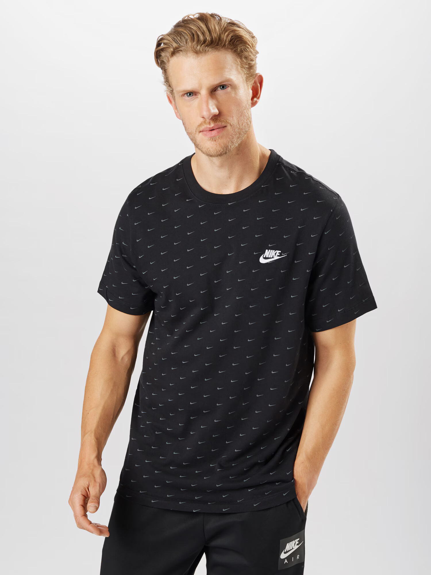 Nike Sportswear Majica črna / bela - Pepit.si