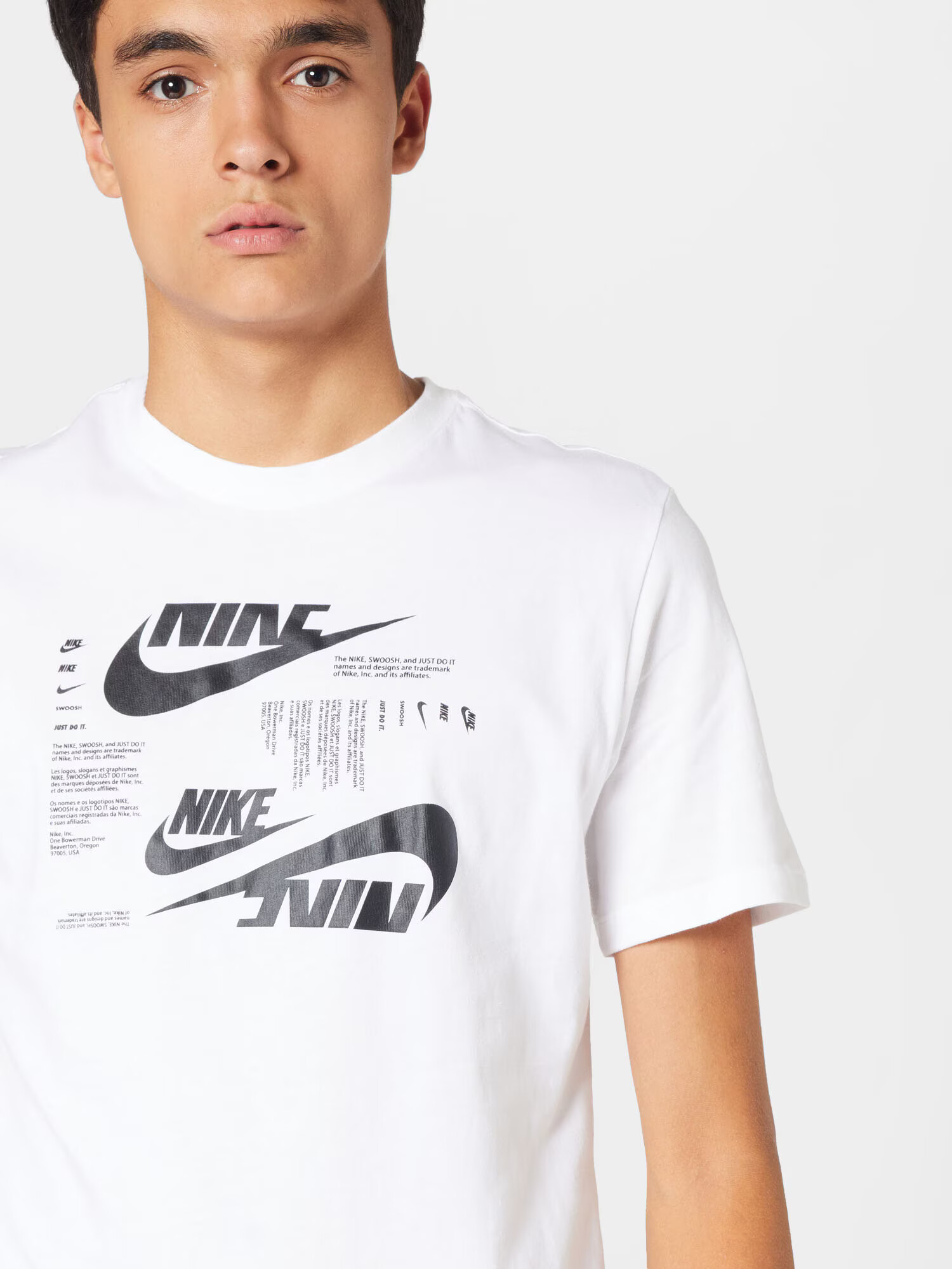 Nike Sportswear Majica črna / off-bela - Pepit.si