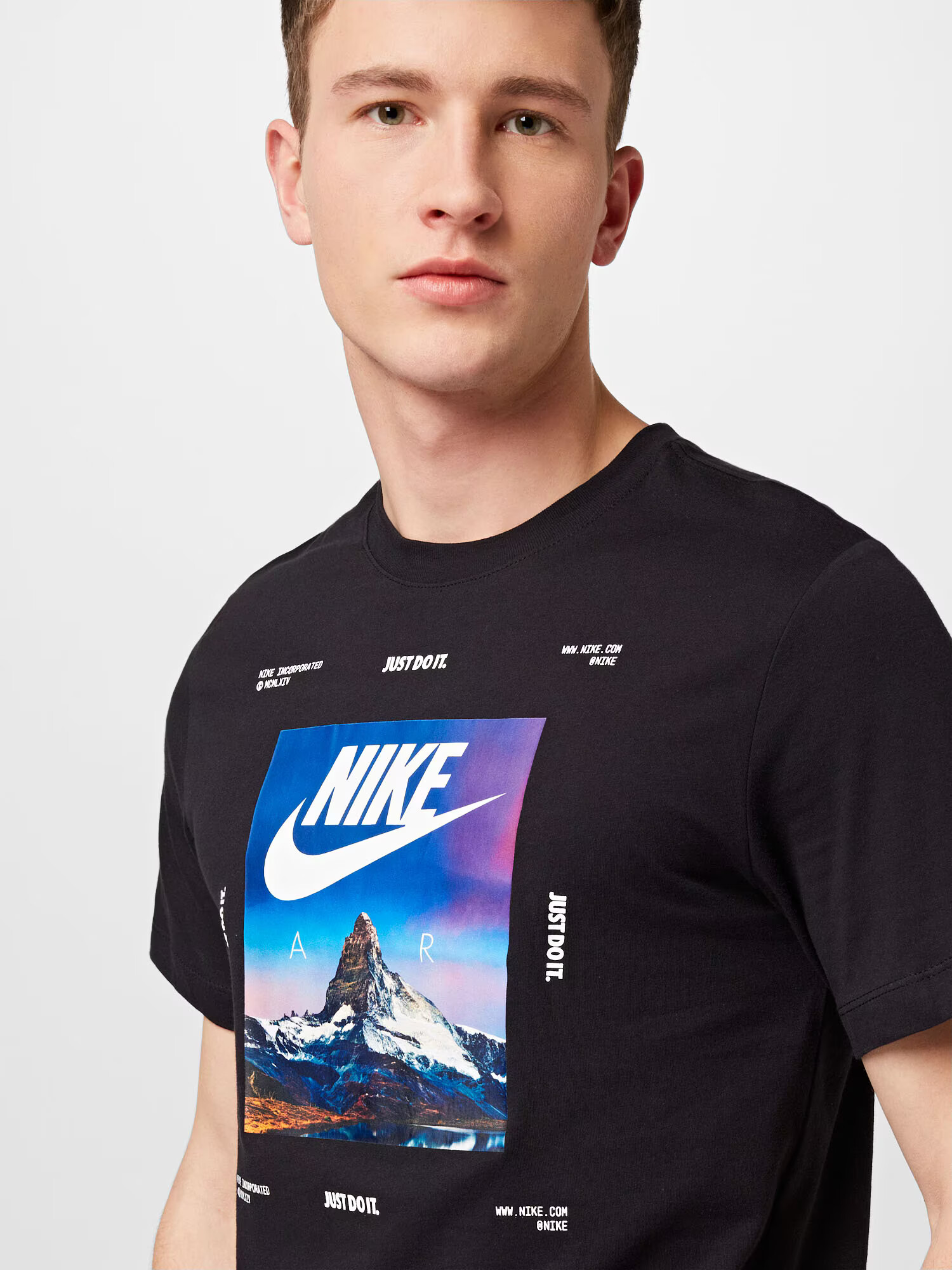 Nike Sportswear Majica mešane barve / črna - Pepit.si