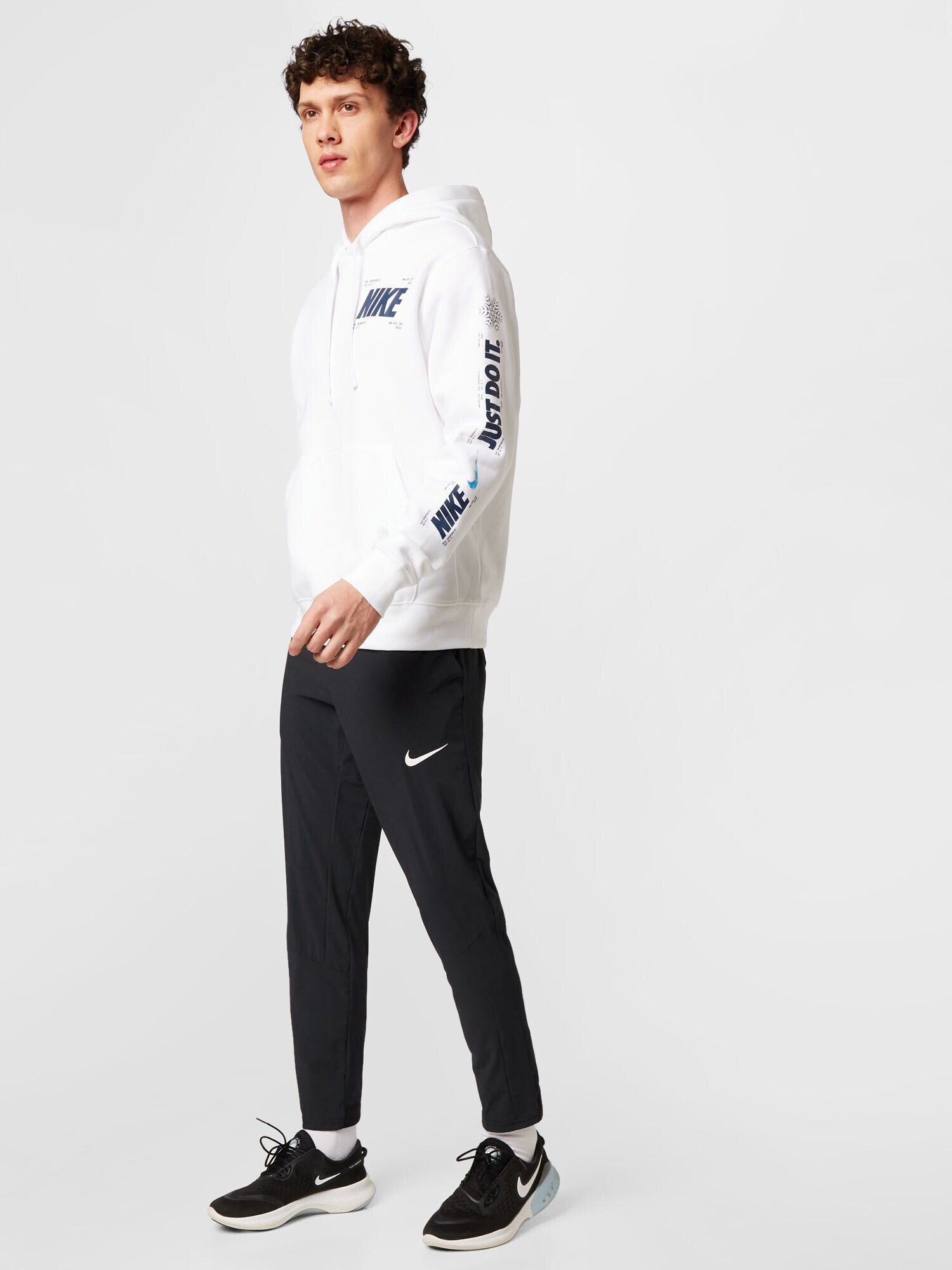 Nike Sportswear Majica mornarska / moder denim / bela - Pepit.si