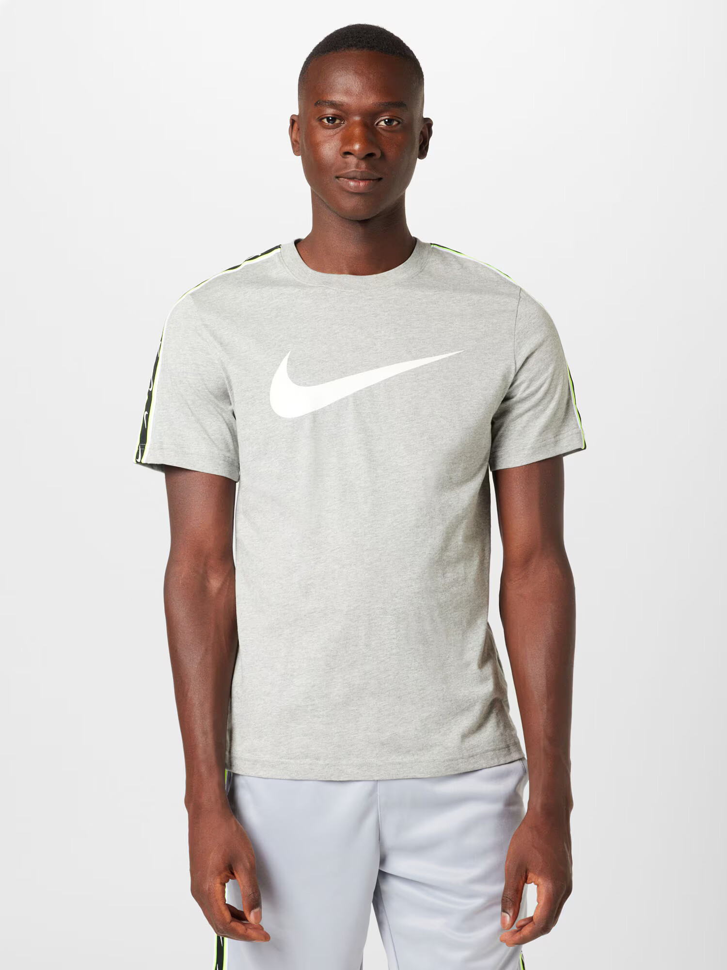 Nike Sportswear Majica pegasto siva / limeta / črna / bela - Pepit.si