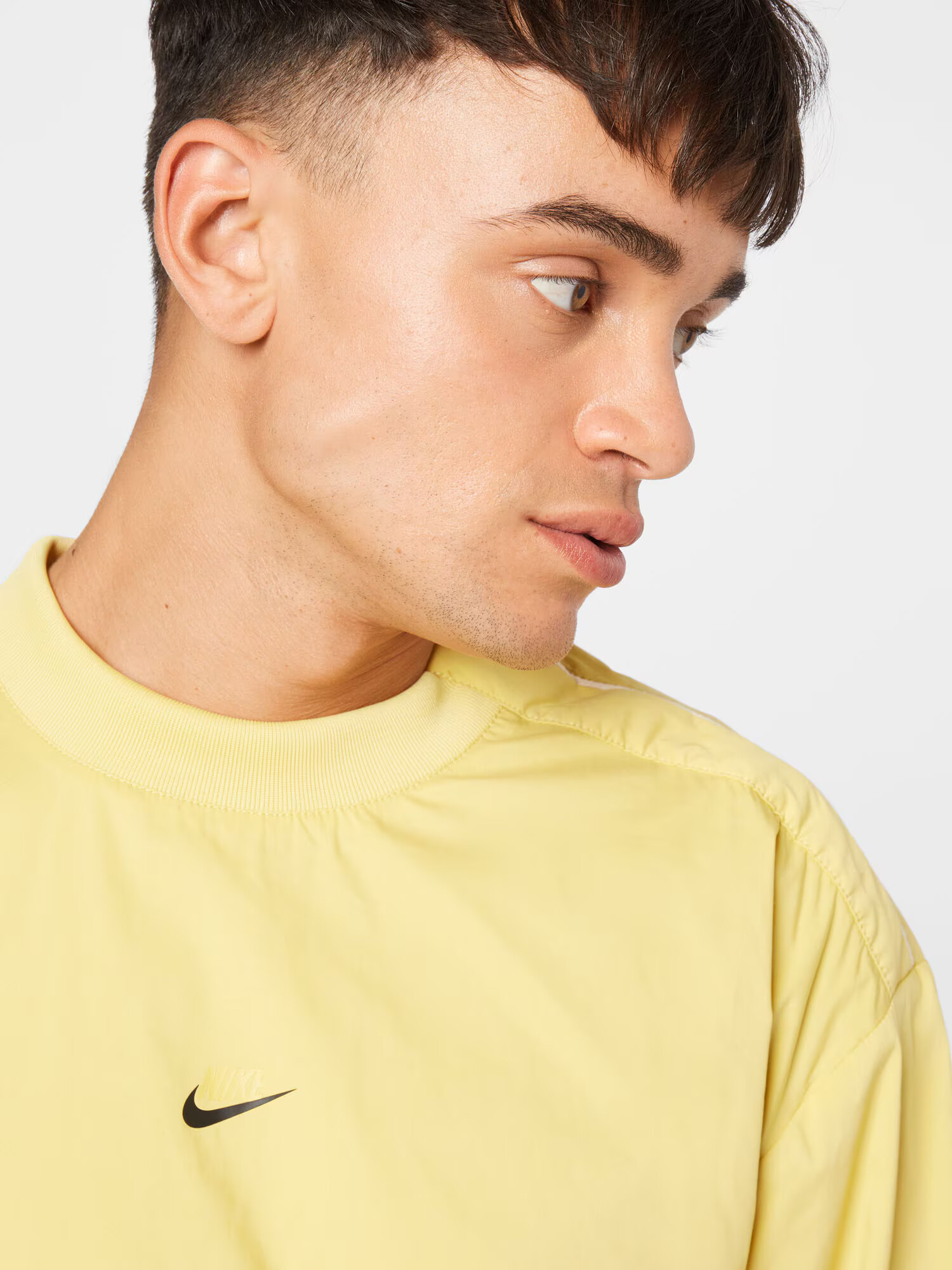 Nike Sportswear Majica rumena / črna - Pepit.si