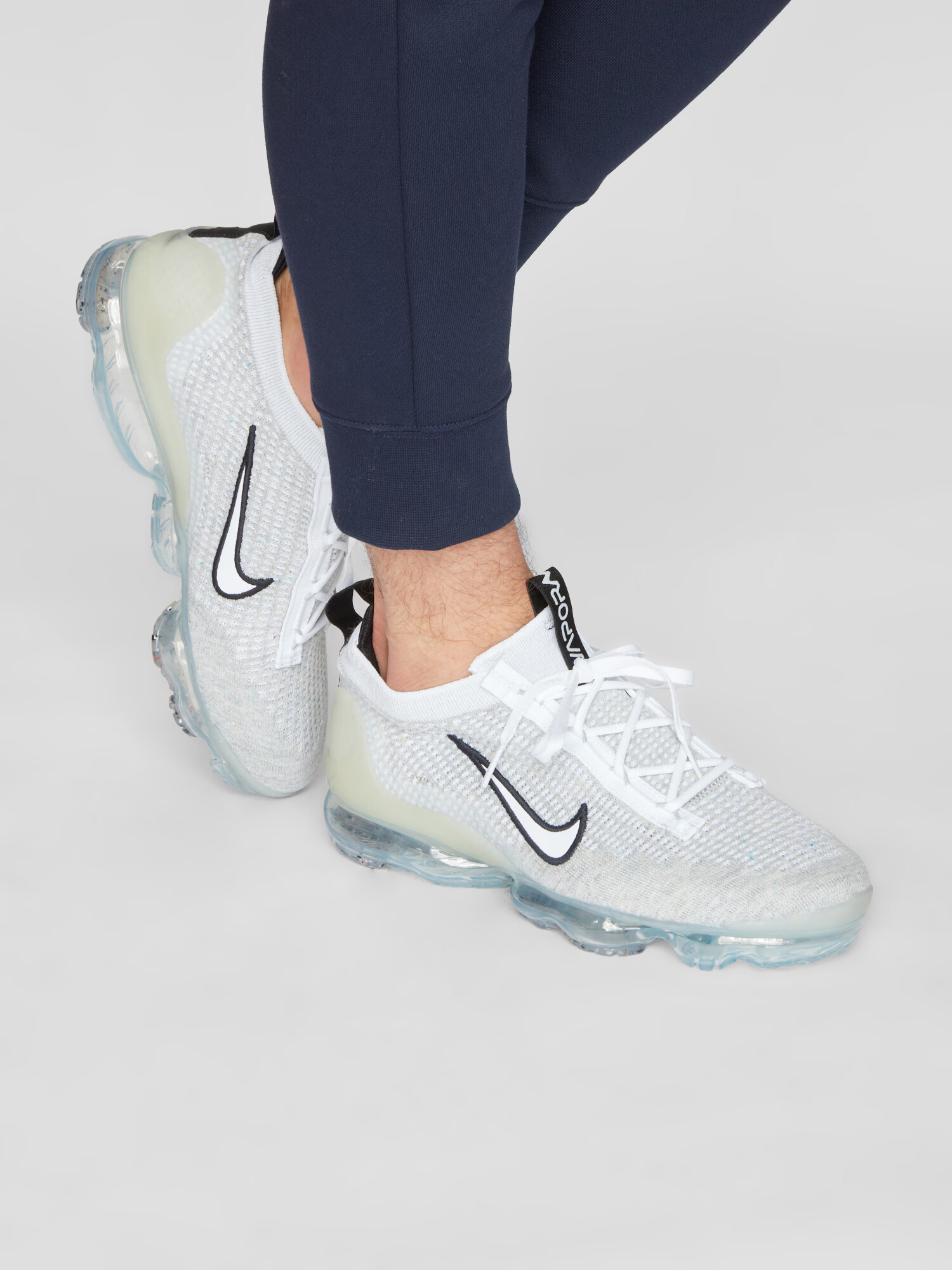 Nike Sportswear Nizke superge 'Air Vapormax 2021' črna / off-bela - Pepit.si