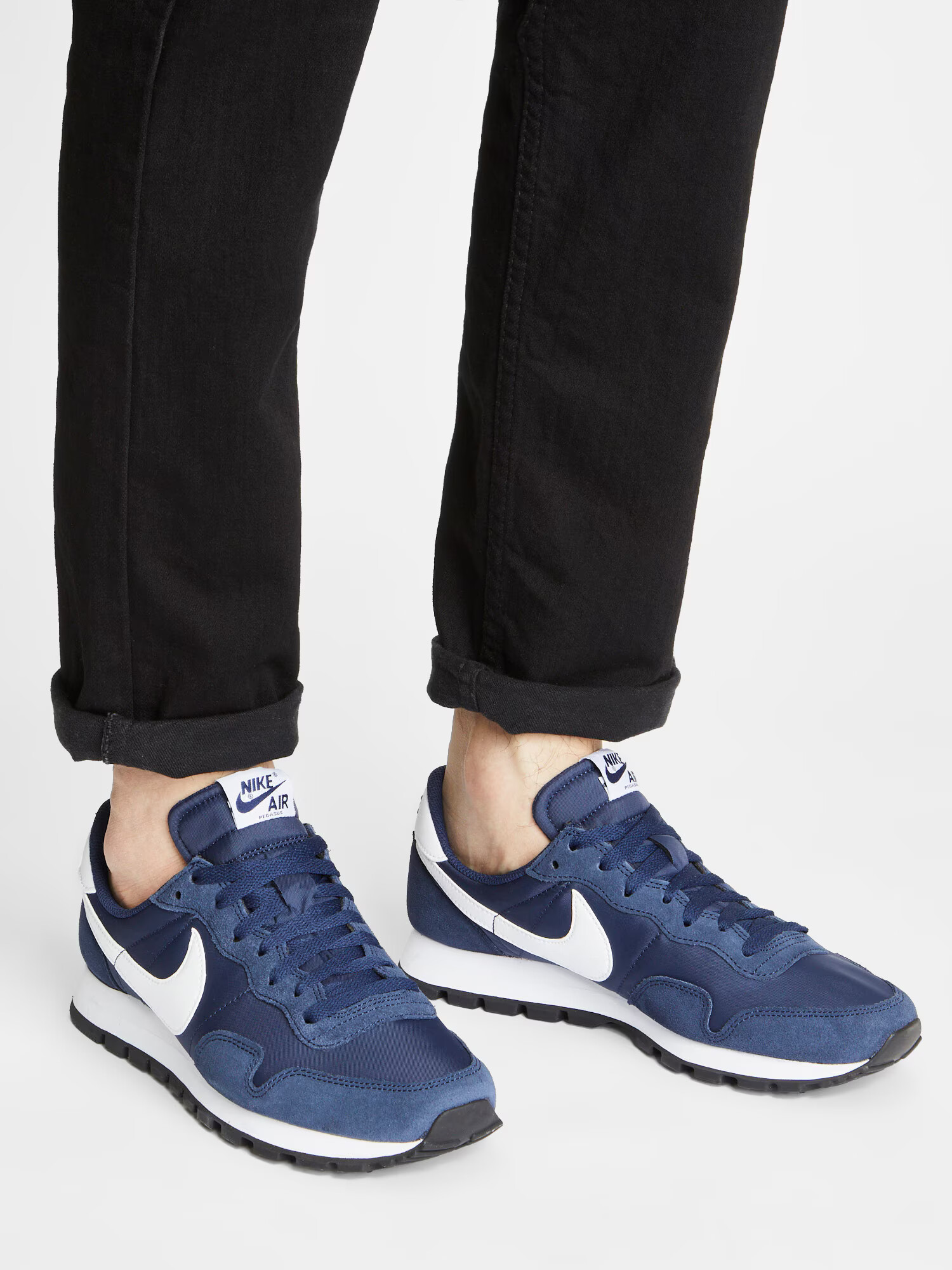 Nike Sportswear Nizke superge 'Pegasus 83' mornarska / bela - Pepit.si