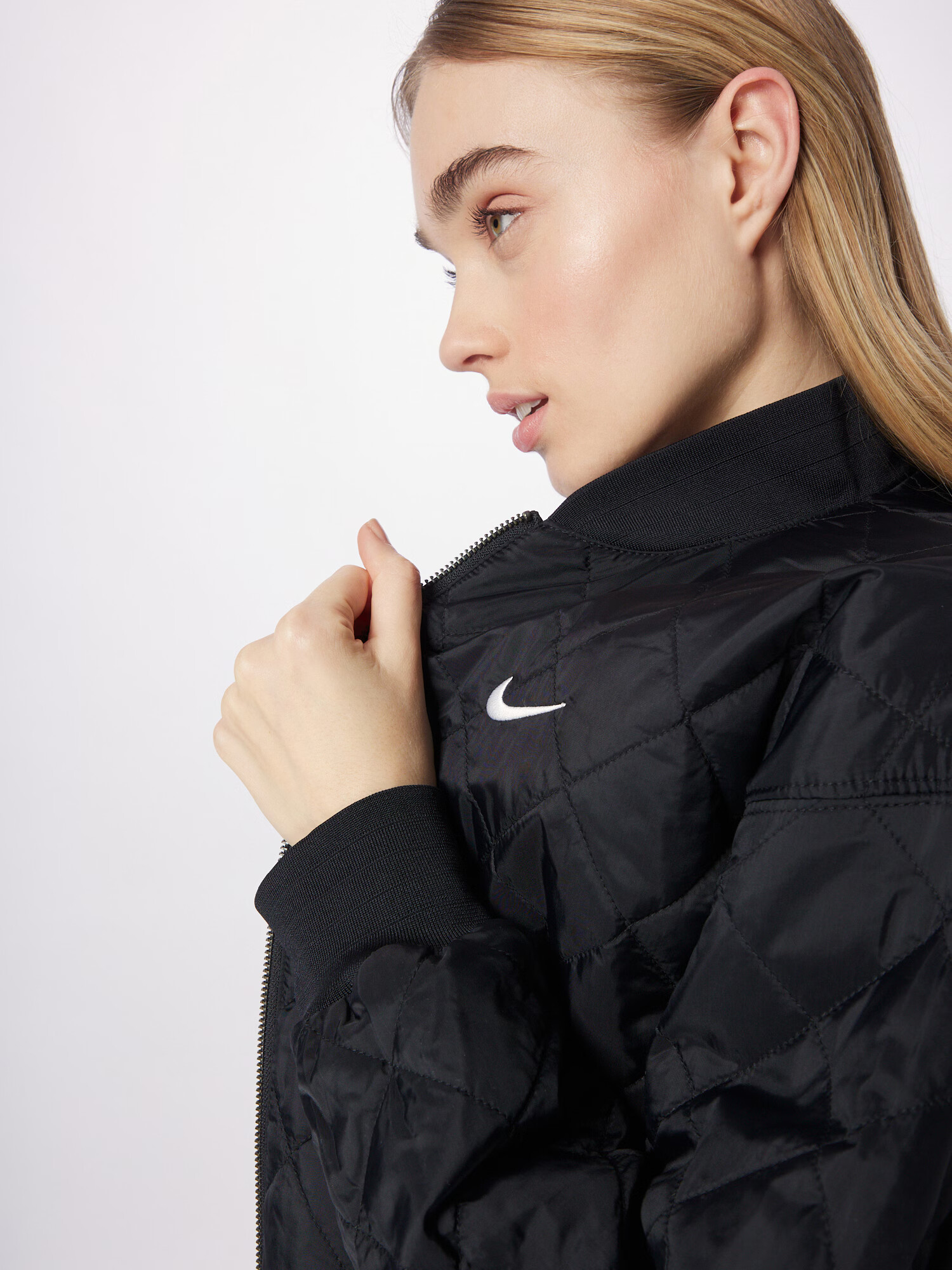 Nike Sportswear Prehodna jakna črna / bela - Pepit.si