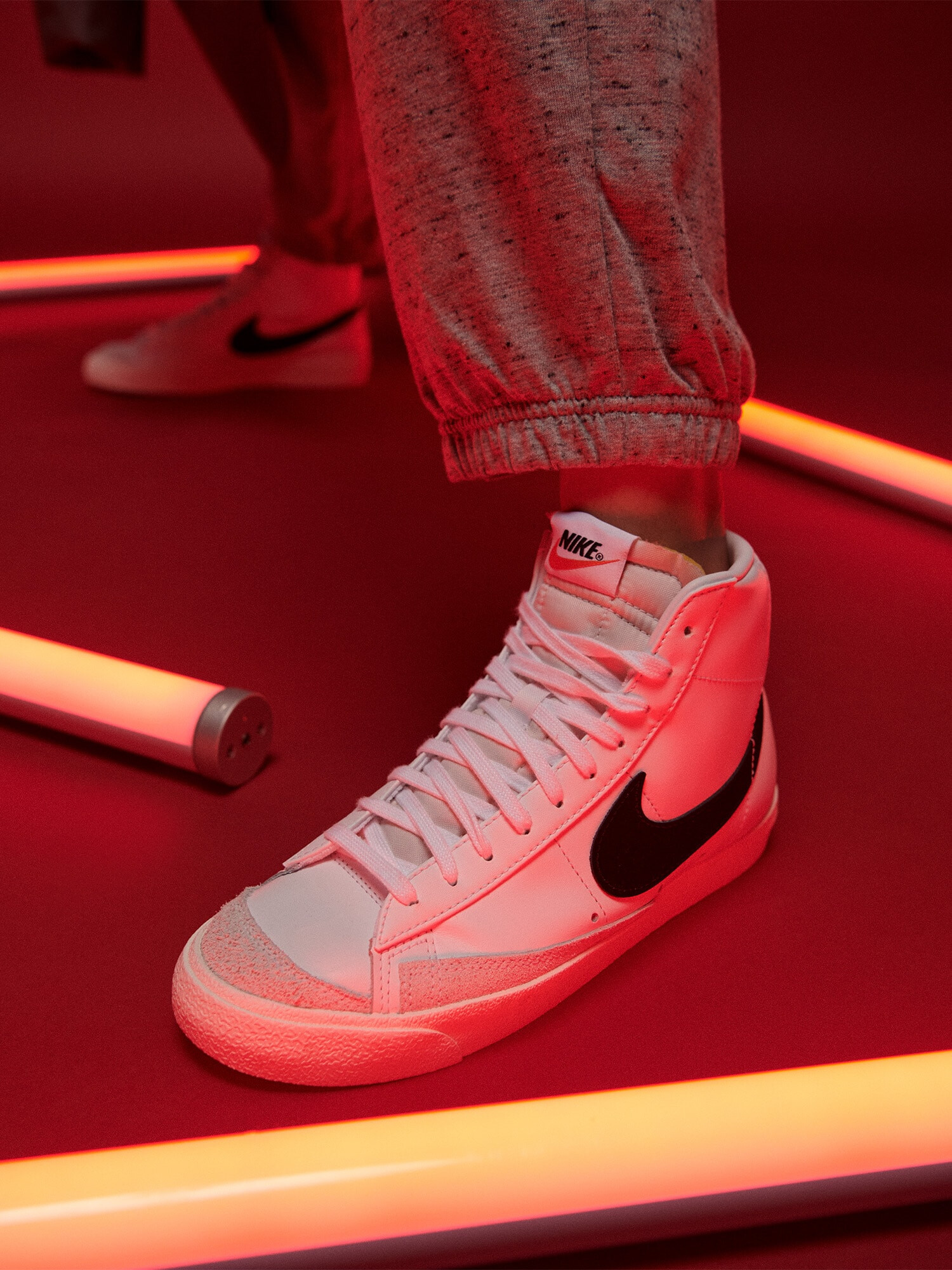 Nike Sportswear Visoke superge 'Blazer Mid 77' bež / oranžna / črna / bela - Pepit.si