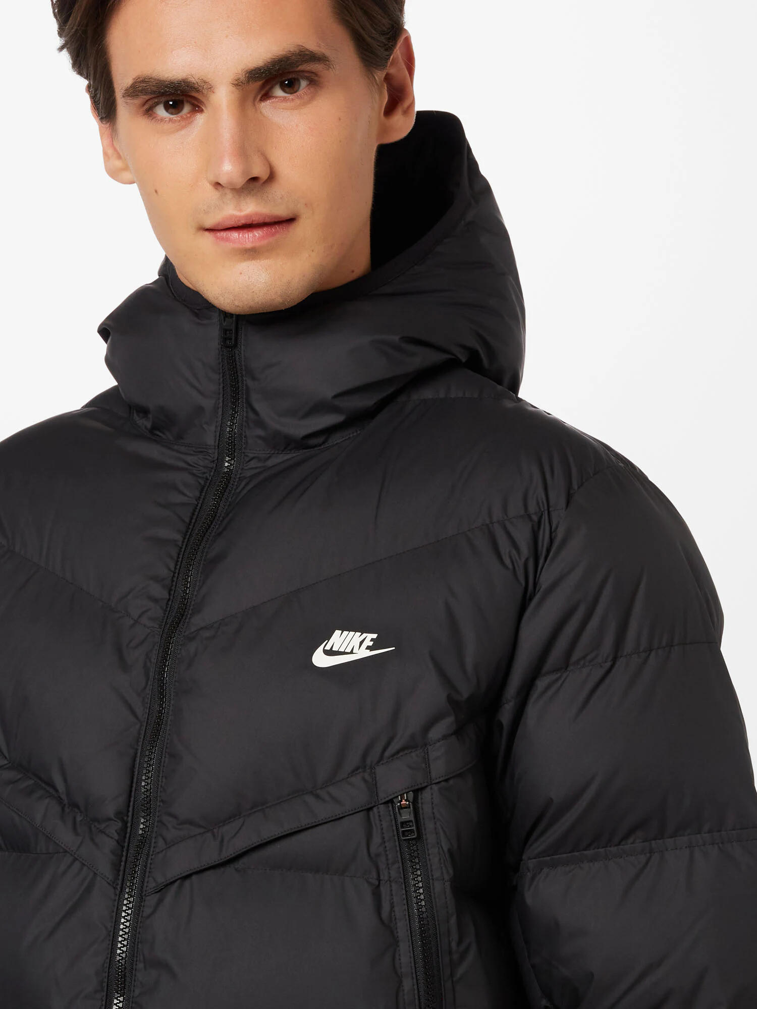 Nike Sportswear Zimski plašč črna / bela - Pepit.si