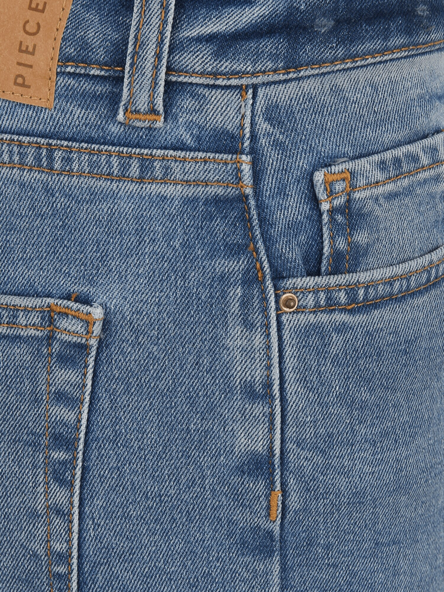 Pieces Petite Kavbojke 'LEAH' moder denim - Pepit.si