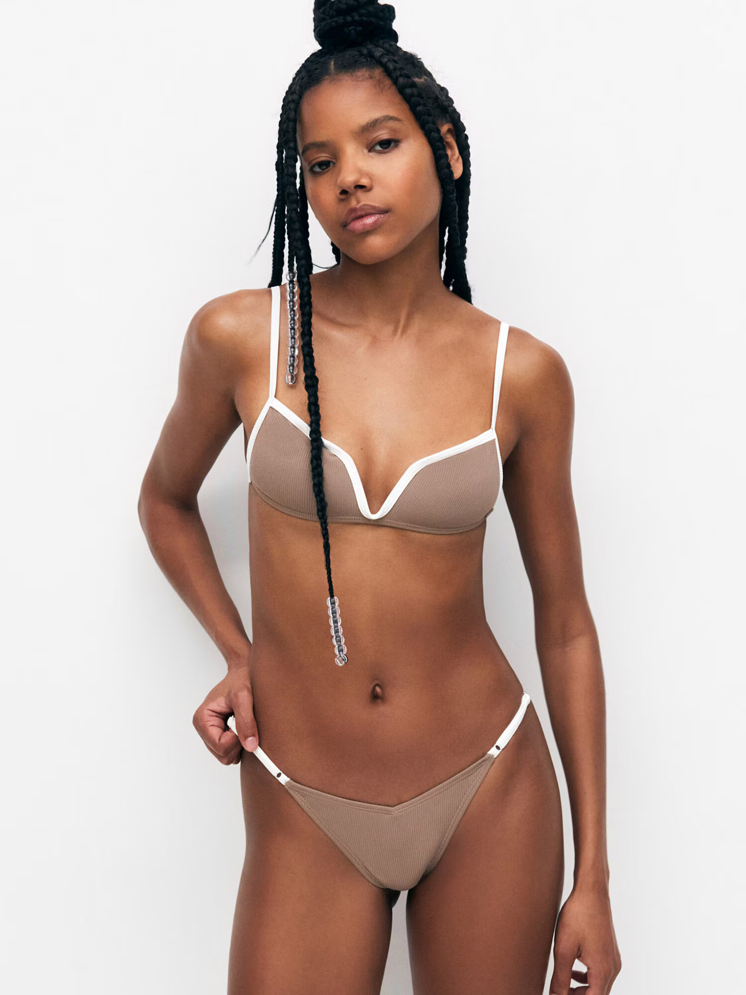 Pull&Bear Bikini zgornji del svetlo rjava / bela - Pepit.si