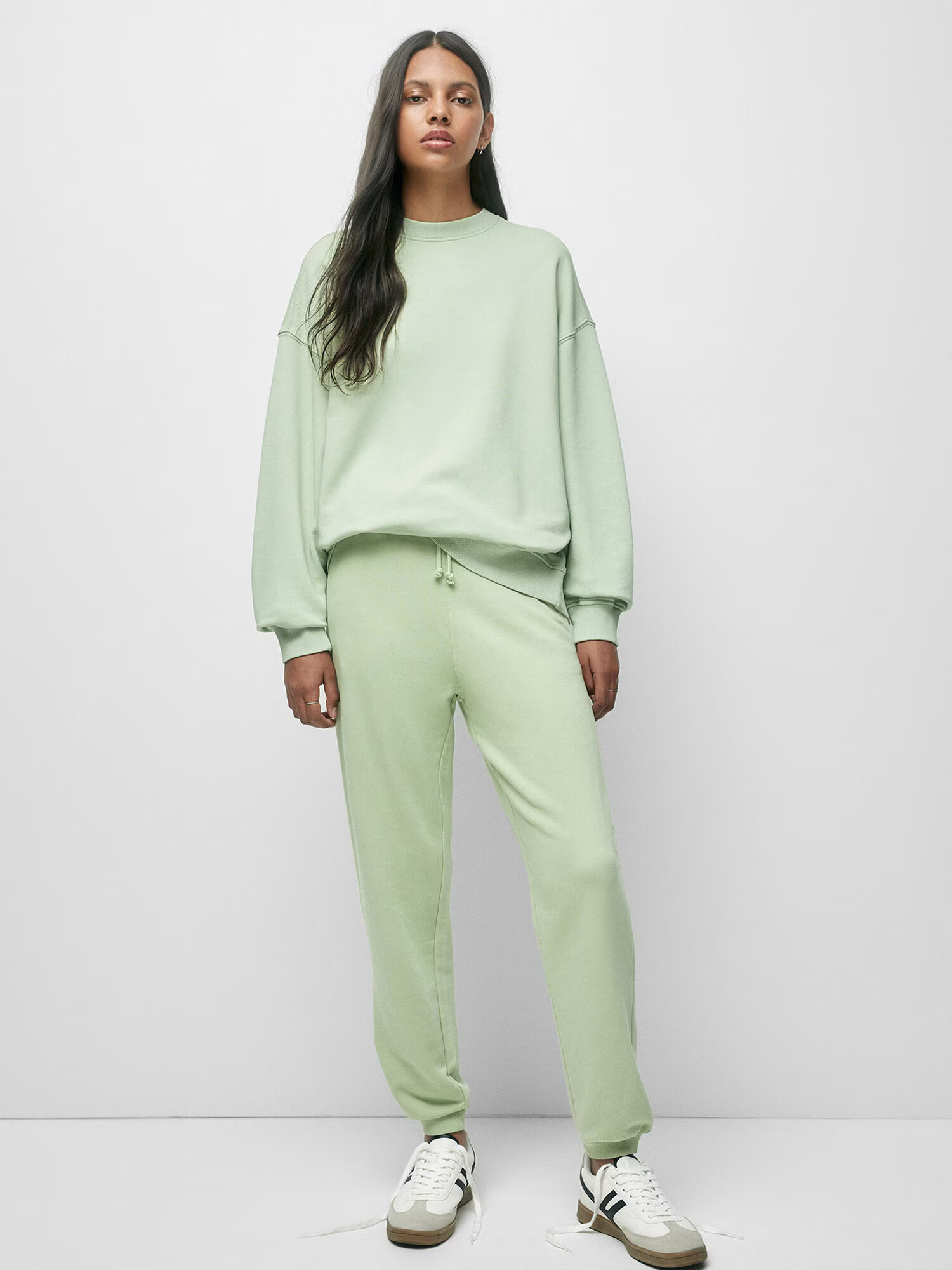 Pull&Bear Majica pastelno zelena - Pepit.si