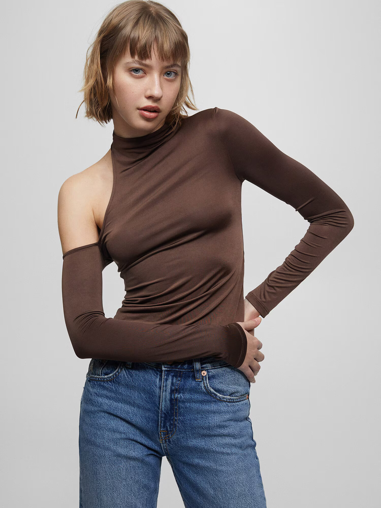 Pull&Bear Majica temno rjava - Pepit.si