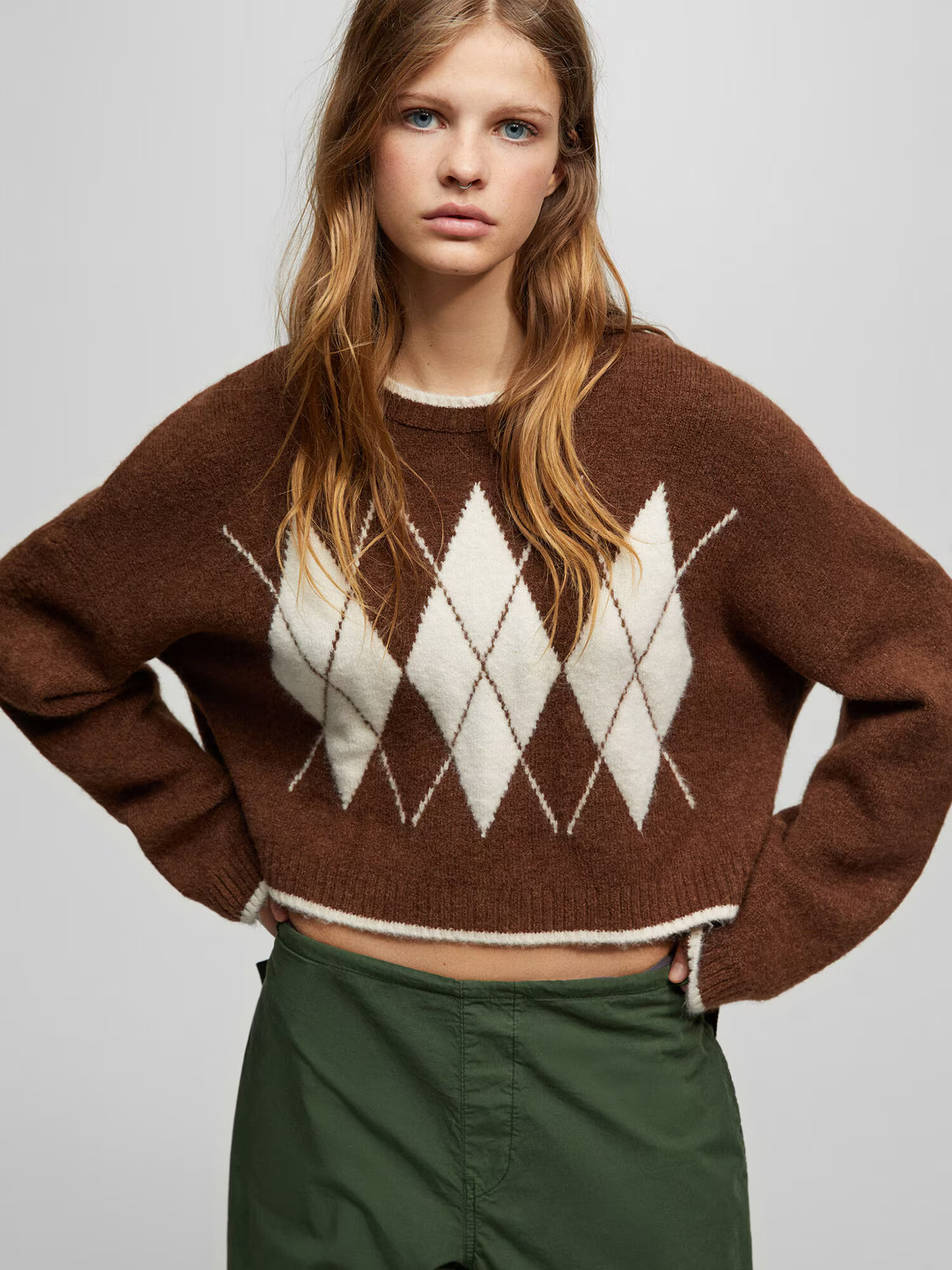 Pull&Bear Pulover temno rjava / naravno bela - Pepit.si