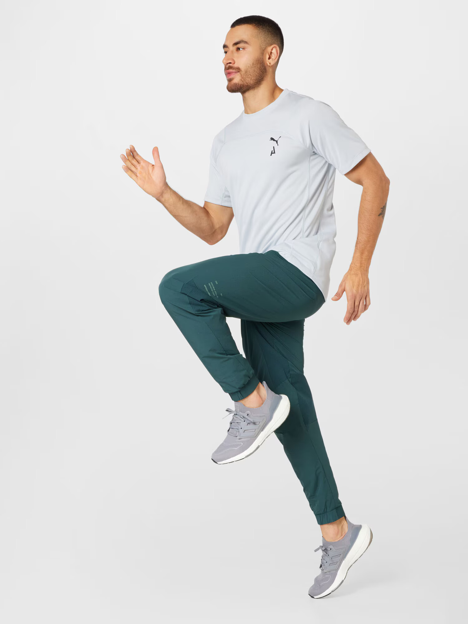 PUMA Funkcionalna majica 'SEASONS' svetlo siva - Pepit.si