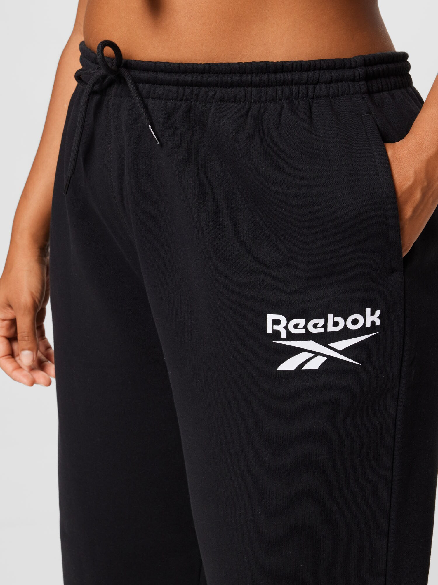 Reebok Classics Hlače črna / bela - Pepit.si